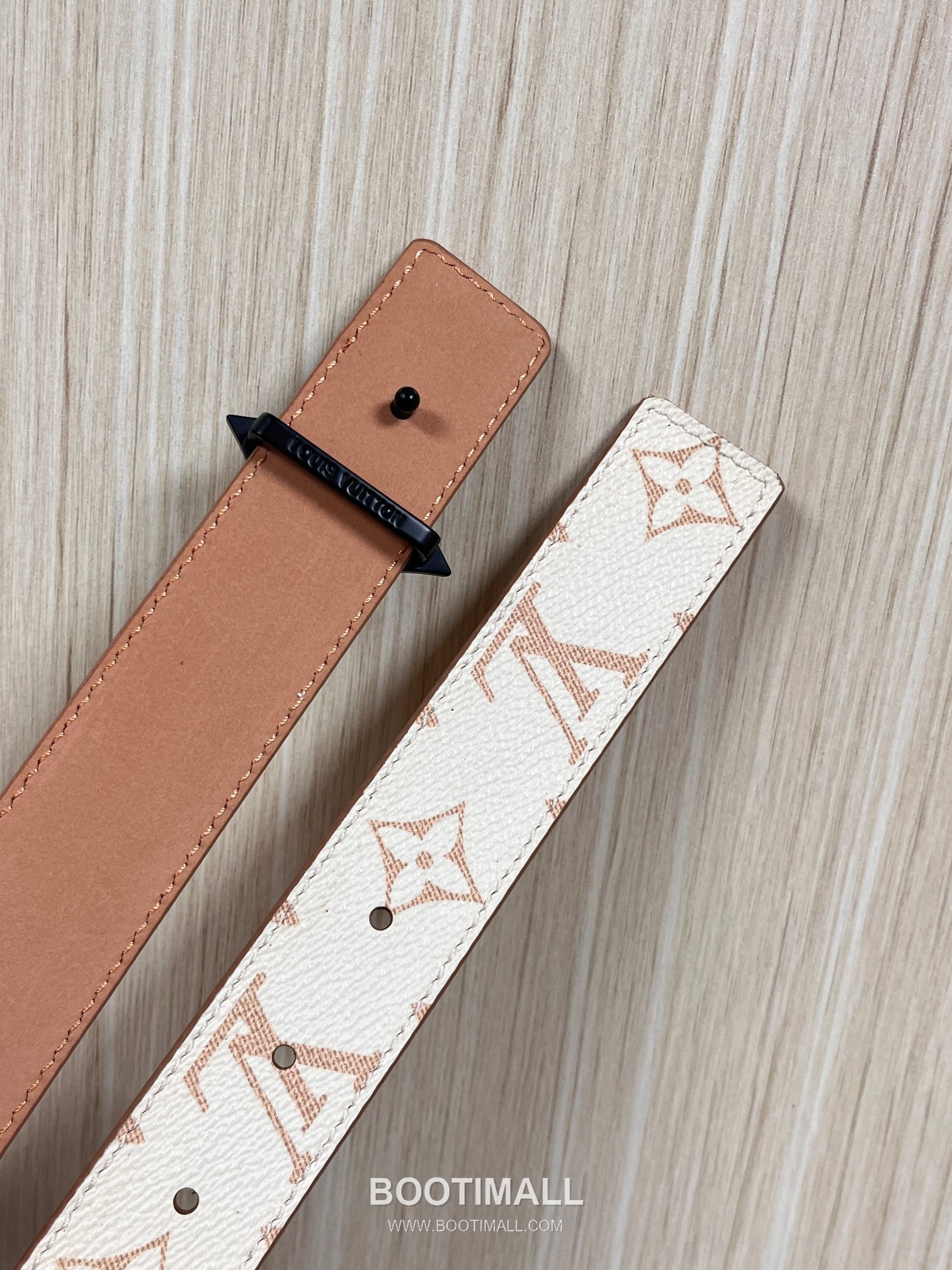 Louis Vuitton Monogram Canvas Calfskin Reversible Belt with LV Buckle Gold-Plated 루이비통 모노그램 캔버스 카프스킨 리버서블 벨트 LV 버클 황동 베이스 금도금 3.0cm 5