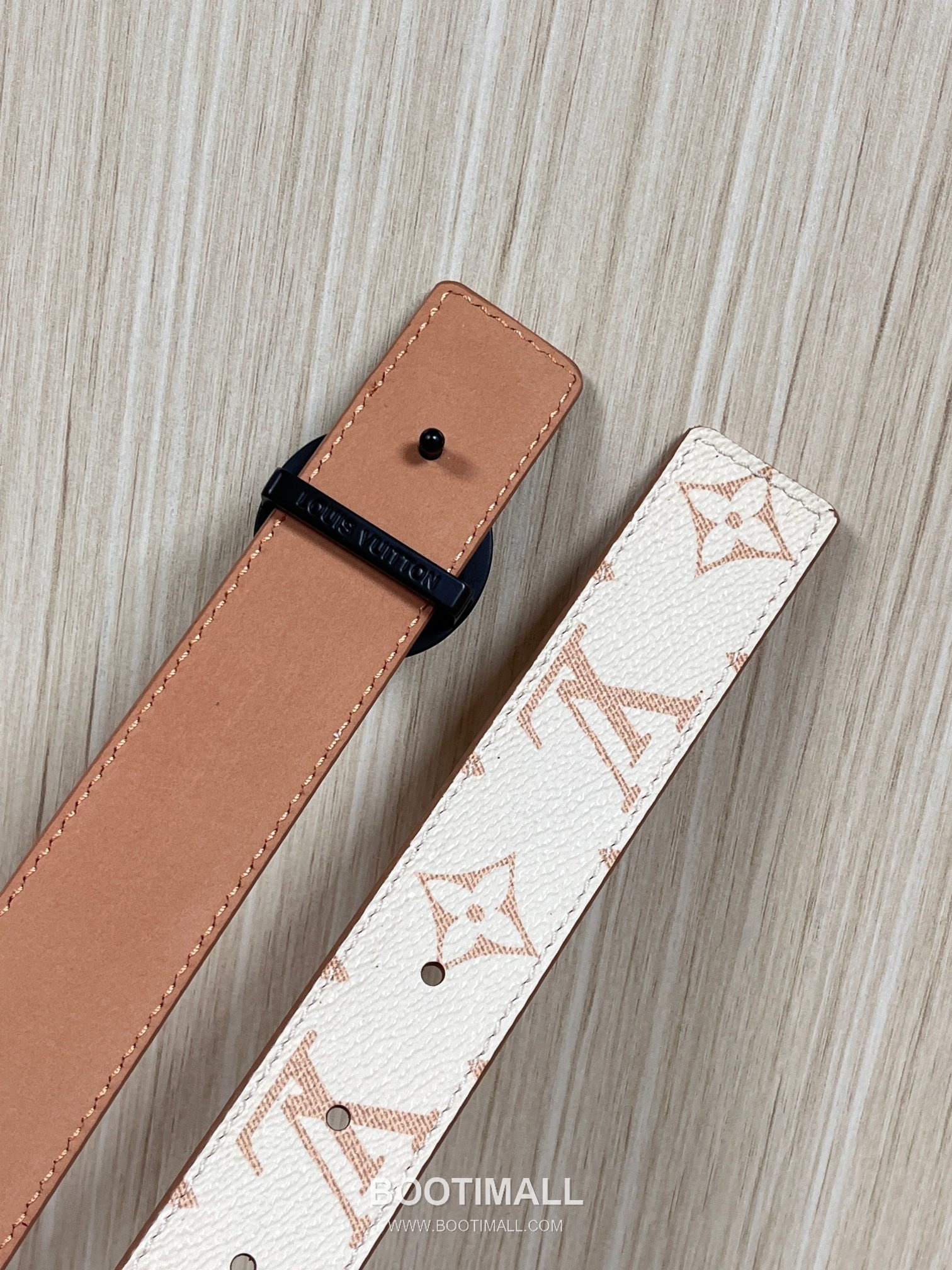 Louis Vuitton Monogram Canvas Calfskin Reversible Belt with LV Buckle Gold-Plated 루이비통 모노그램 캔버스 카프스킨 리버서블 벨트 LV 버클 황동 베이스 금도금 3.0cm 5