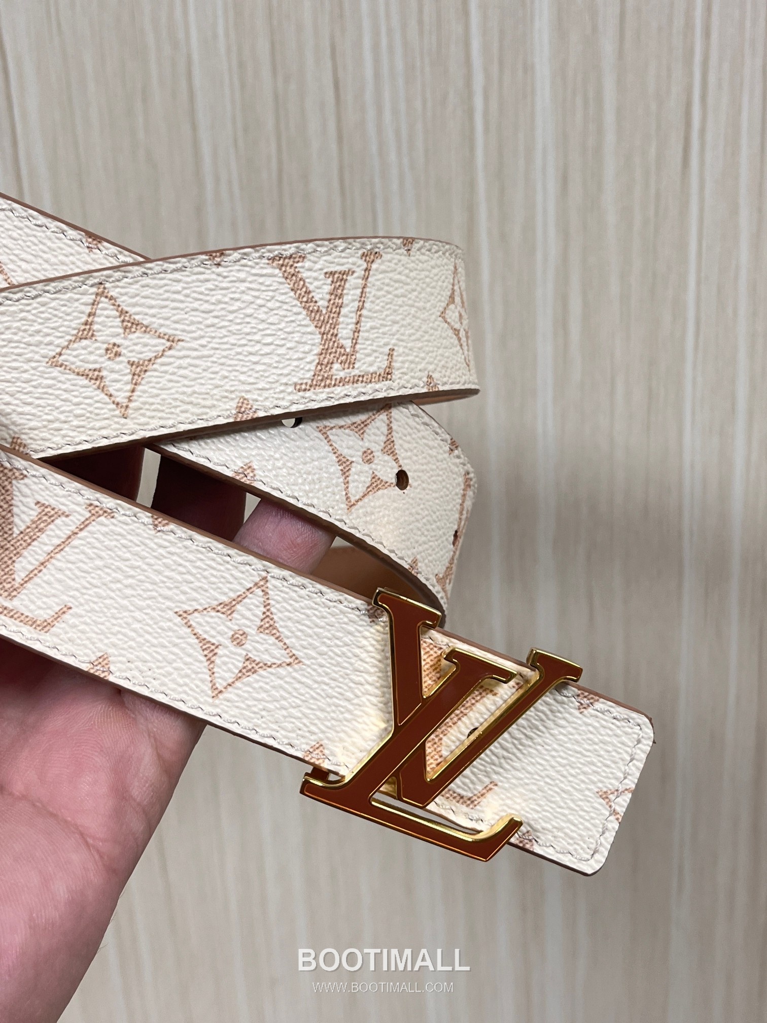 Louis Vuitton Monogram Canvas Calfskin Reversible Belt with LV Buckle Gold-Plated 루이비통 모노그램 캔버스 카프스킨 리버서블 벨트 LV 버클 황동 베이스 금도금 3.0cm 2