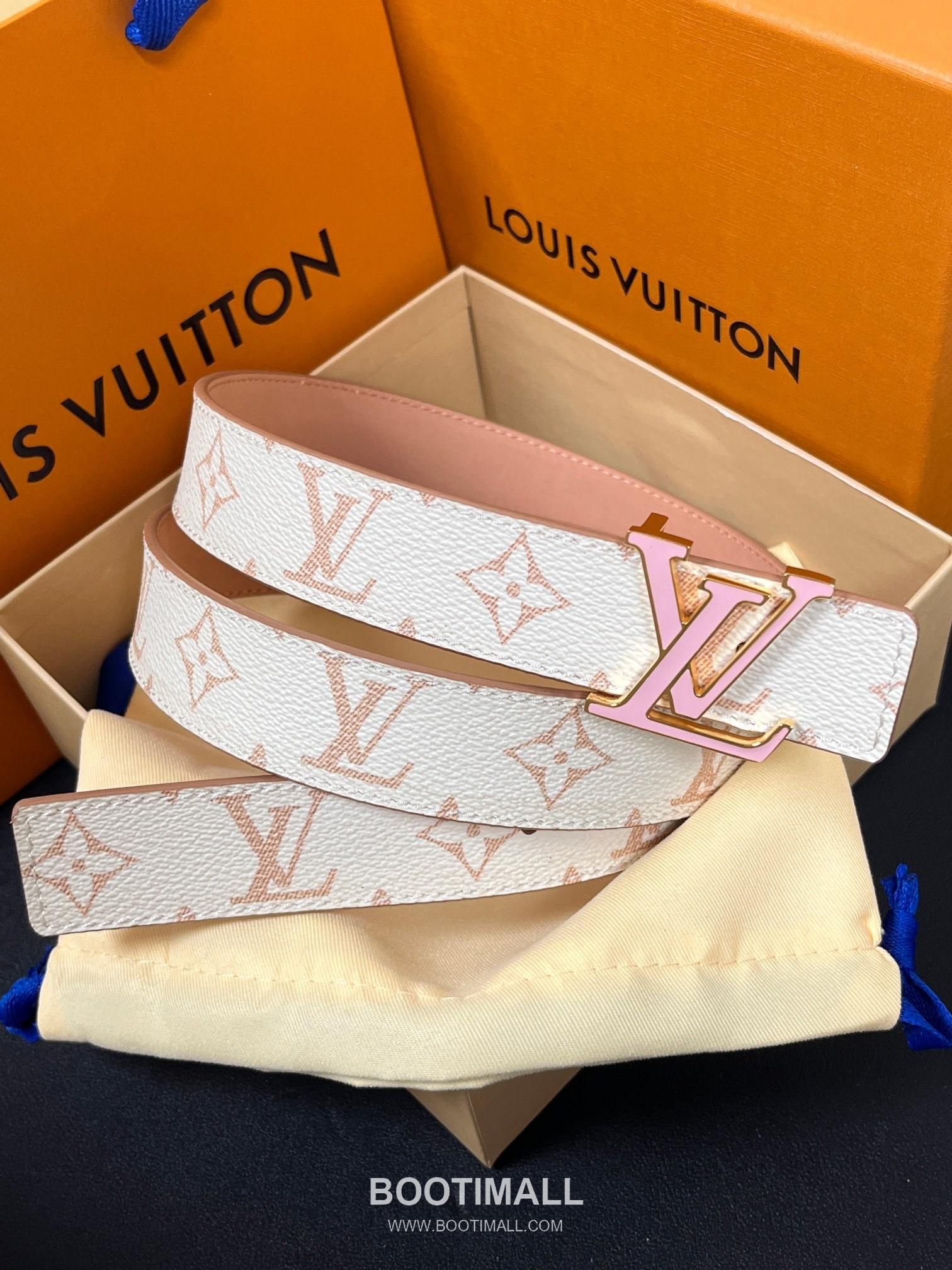 Louis Vuitton Monogram Canvas Calfskin Reversible Belt with LV Buckle Gold-Plated 루이비통 모노그램 캔버스 카프스킨 리버서블 벨트 LV 버클 황동 베이스 금도금 3.0cm 1