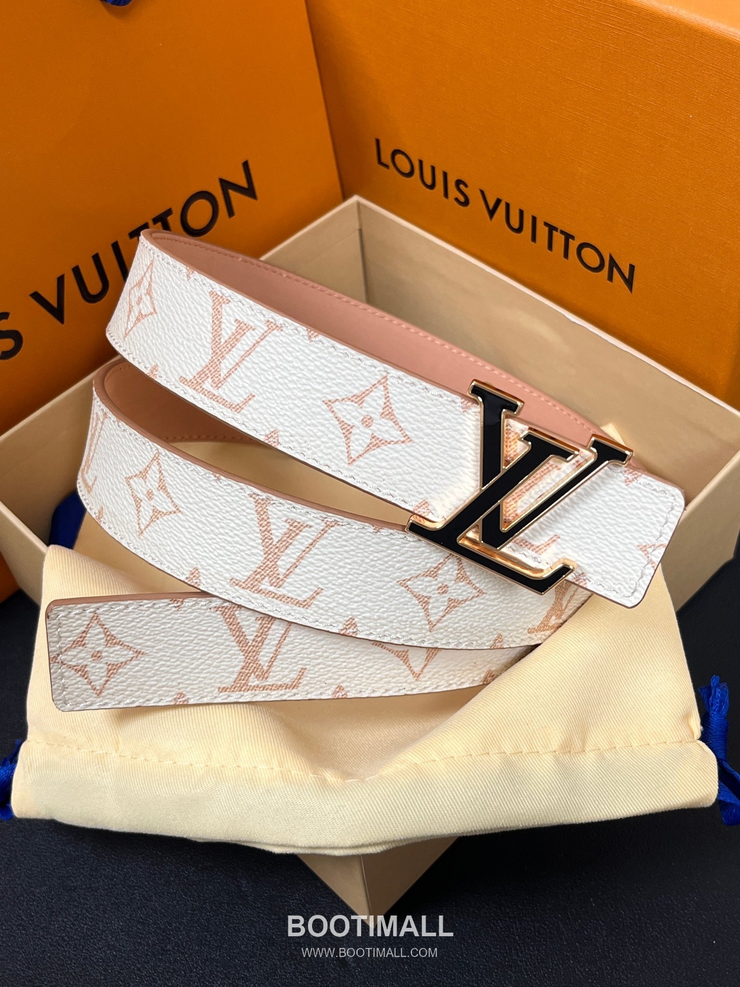 Louis Vuitton Monogram Canvas Calfskin Reversible Belt with LV Buckle Gold-Plated 루이비통 모노그램 캔버스 카프스킨 리버서블 벨트 LV 버클 황동 베이스 금도금 3.0cm 1