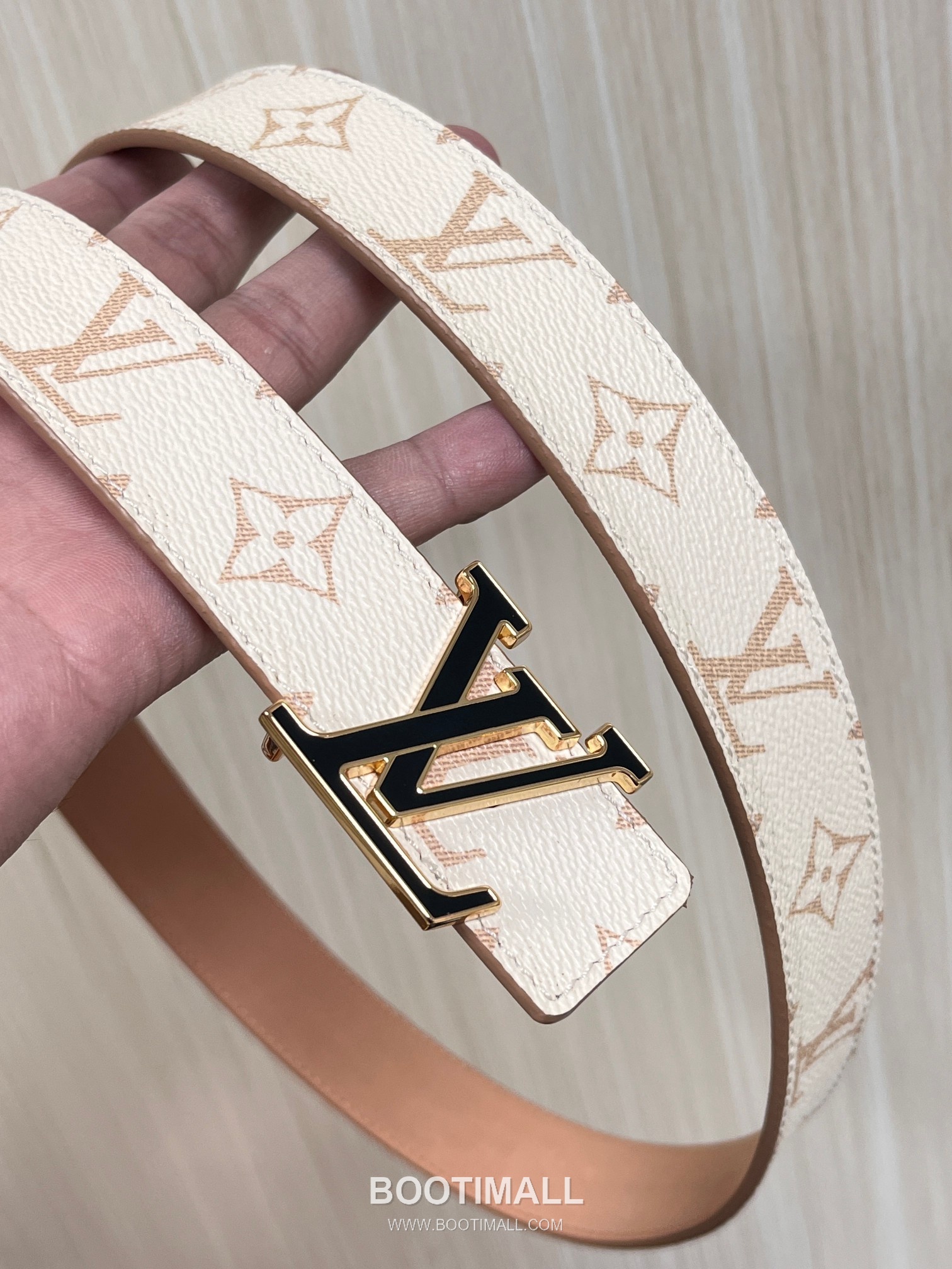 Louis Vuitton Monogram Canvas Calfskin Reversible Belt with LV Buckle Gold-Plated 루이비통 모노그램 캔버스 카프스킨 리버서블 벨트 LV 버클 황동 베이스 금도금 3.0cm 3