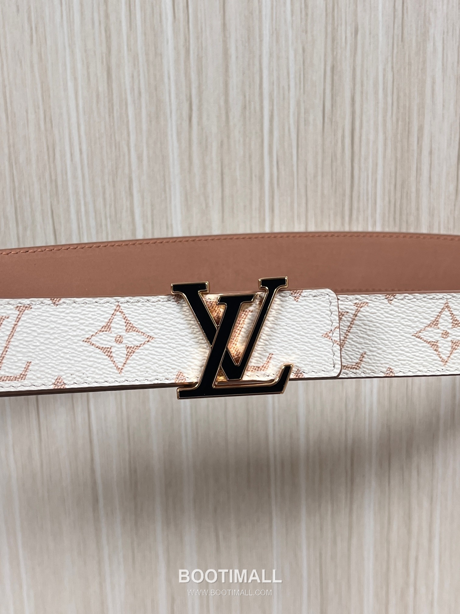 Louis Vuitton Monogram Canvas Calfskin Reversible Belt with LV Buckle Gold-Plated 루이비통 모노그램 캔버스 카프스킨 리버서블 벨트 LV 버클 황동 베이스 금도금 3.0cm 6