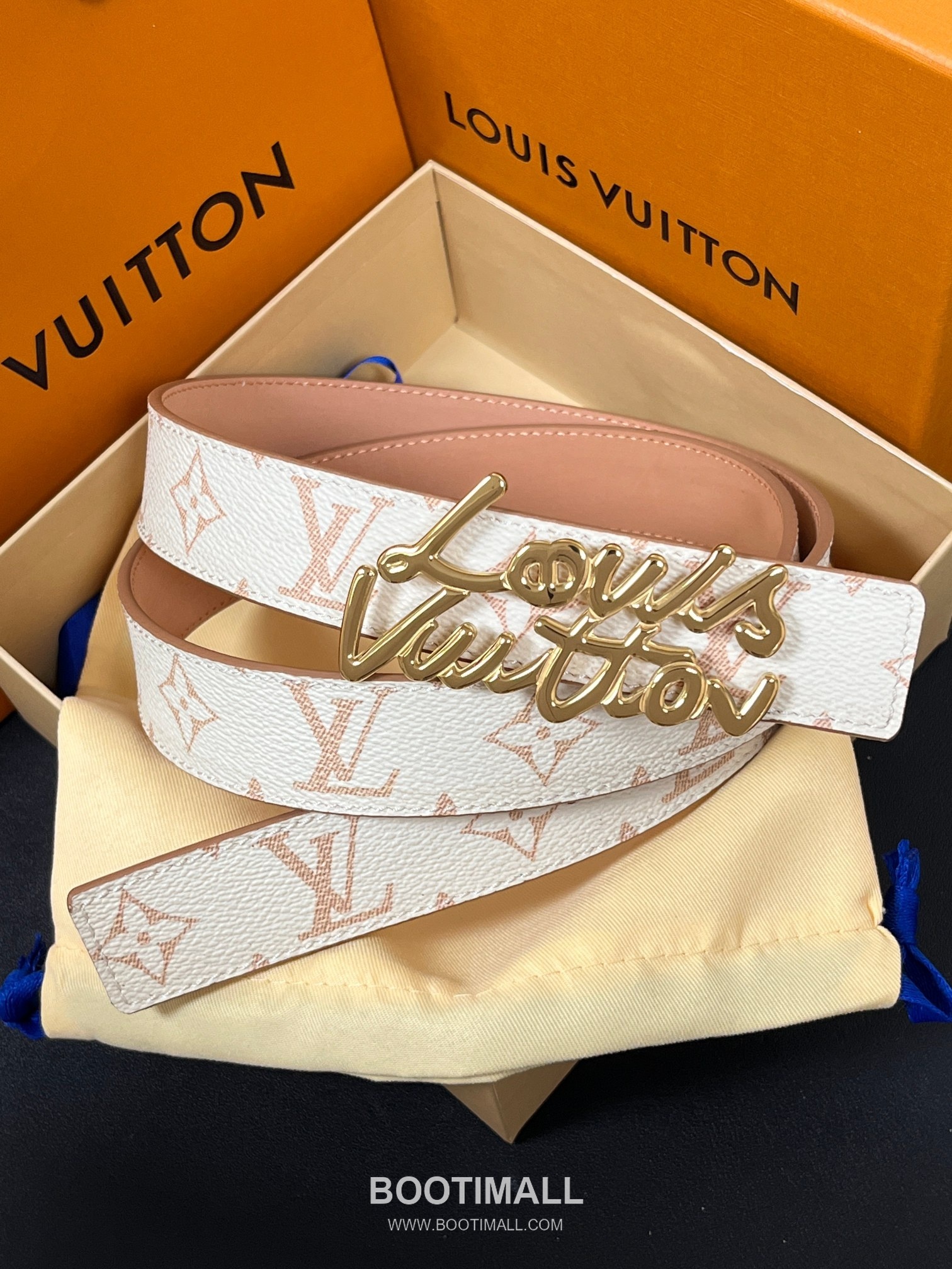 Louis Vuitton Monogram Canvas Calfskin Reversible Belt with LV Buckle Gold-Plated 루이비통 모노그램 캔버스 카프스킨 리버서블 벨트 LV 버클 황동 베이스 금도금 3.0cm 1