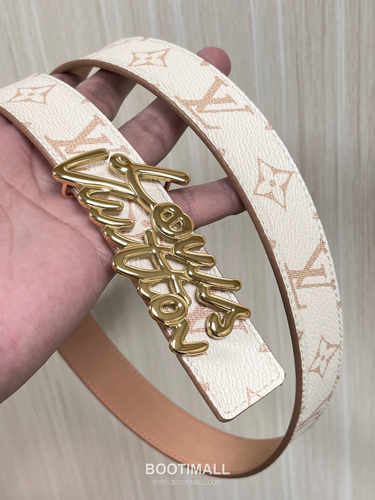 Louis Vuitton Monogram Canvas Calfskin Reversible Belt with LV Buckle Gold-Plated 루이비통 모노그램 캔버스 카프스킨 리버서블 벨트 LV 버클 황동 베이스 금도금 3.0cm 3