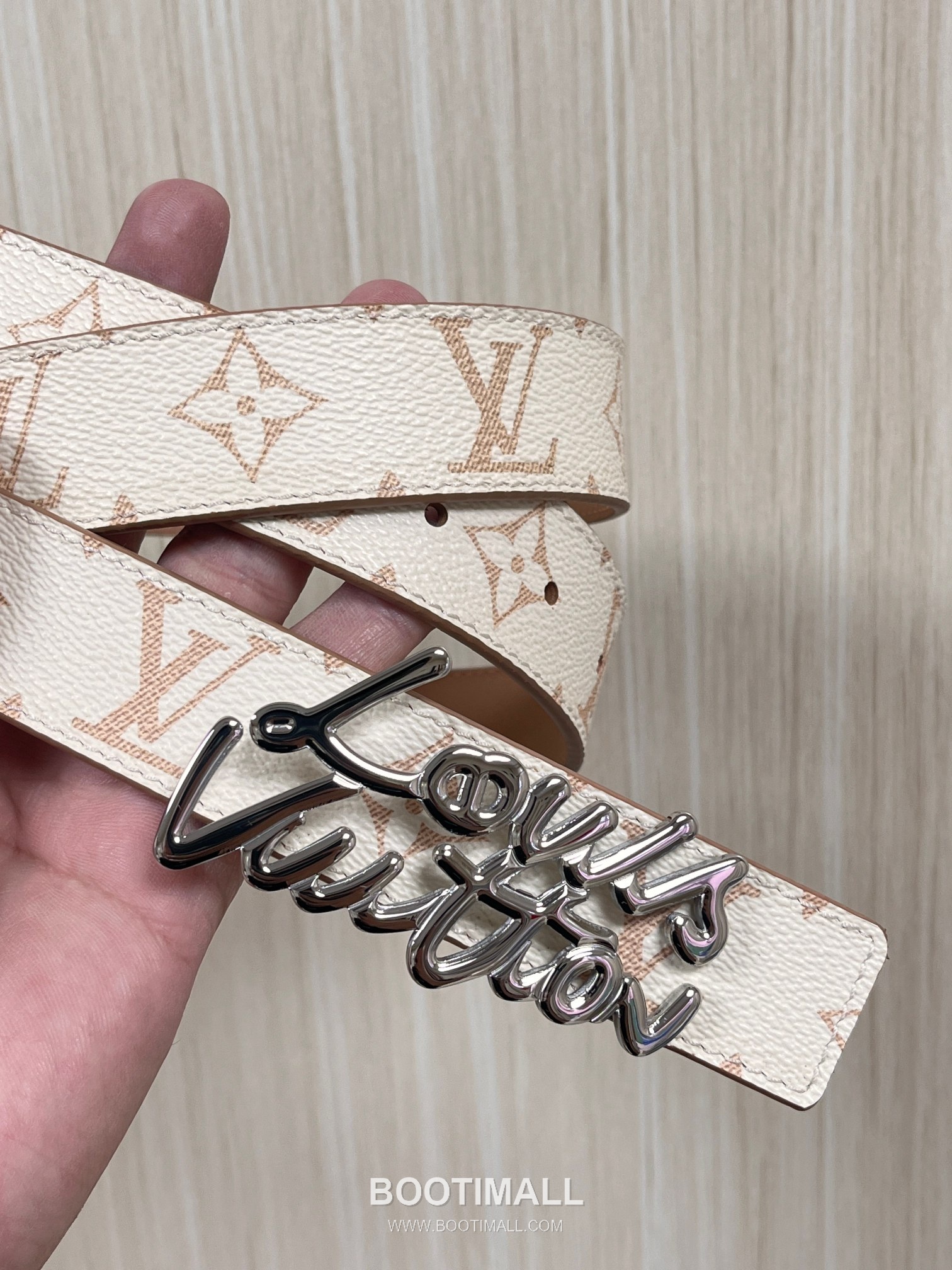 Louis Vuitton Monogram Canvas Calfskin Reversible Belt with LV Buckle Gold-Plated 루이비통 모노그램 캔버스 카프스킨 리버서블 벨트 LV 버클 황동 베이스 금도금 3.0cm 2