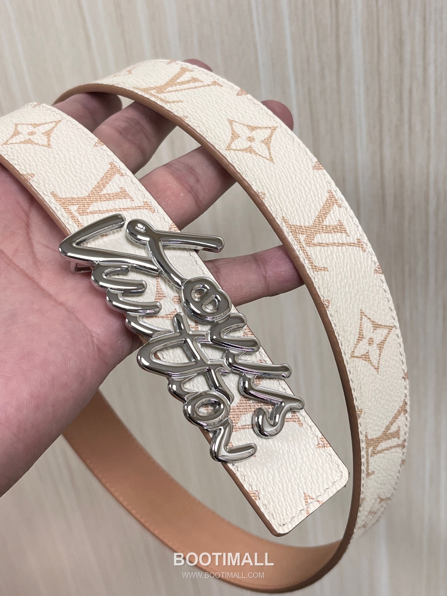 Louis Vuitton Monogram Canvas Calfskin Reversible Belt with LV Buckle Gold-Plated 루이비통 모노그램 캔버스 카프스킨 리버서블 벨트 LV 버클 황동 베이스 금도금 3.0cm 3