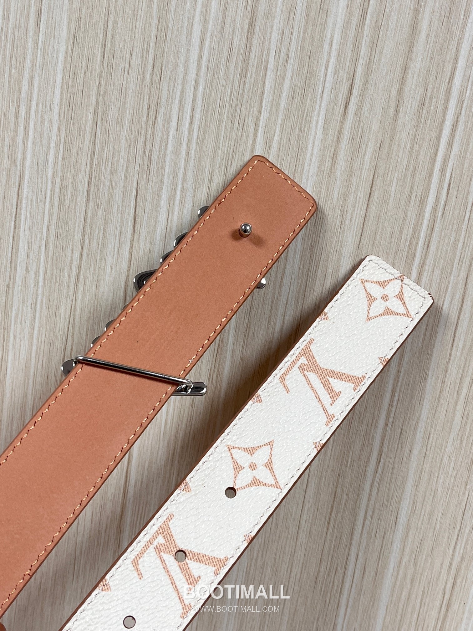 Louis Vuitton Monogram Canvas Calfskin Reversible Belt with LV Buckle Gold-Plated 루이비통 모노그램 캔버스 카프스킨 리버서블 벨트 LV 버클 황동 베이스 금도금 3.0cm 5