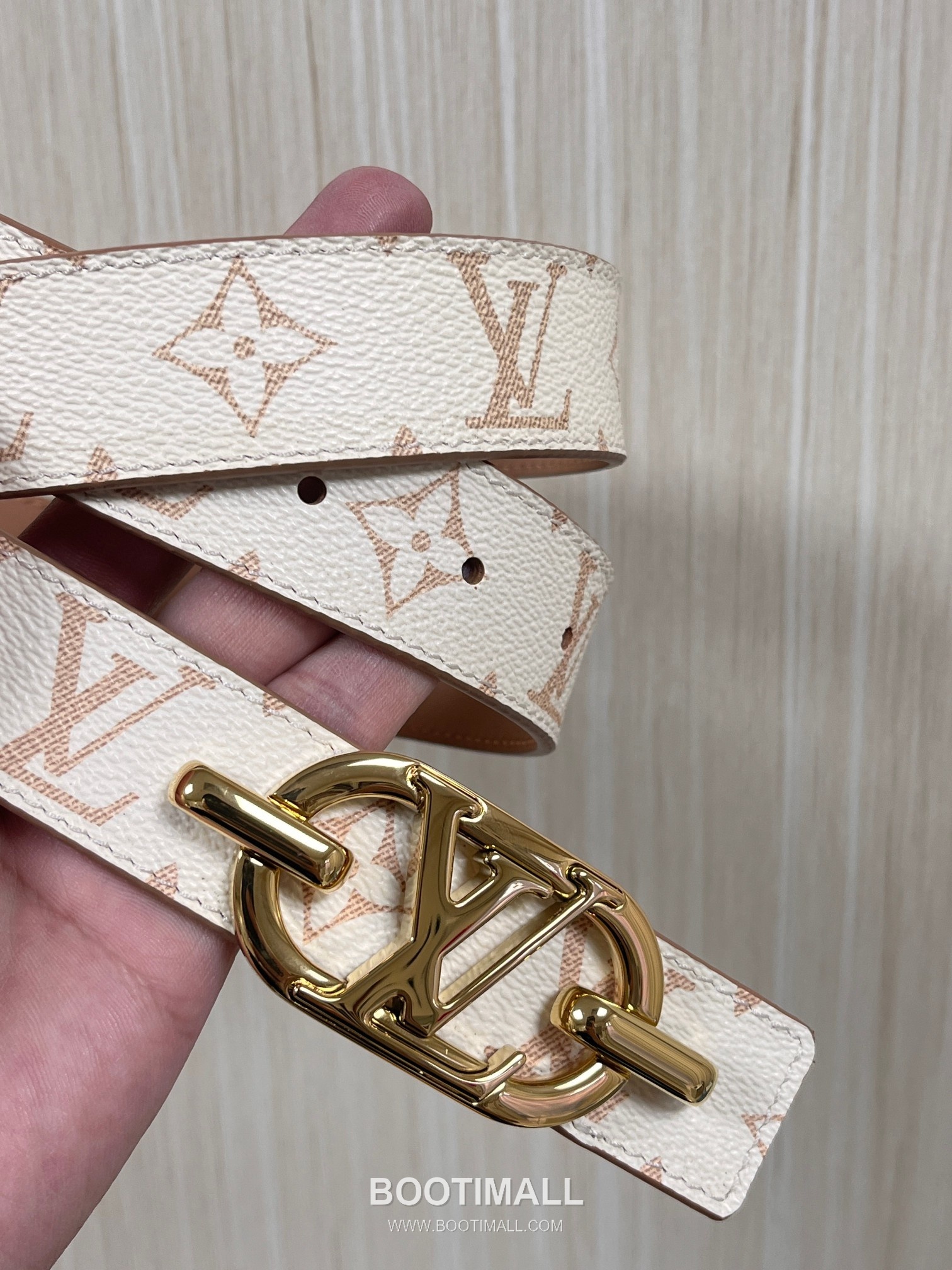 Louis Vuitton Monogram Canvas Calfskin Reversible Belt with LV Buckle Gold-Plated 루이비통 모노그램 캔버스 카프스킨 리버서블 벨트 LV 버클 황동 베이스 금도금 3.0cm 2