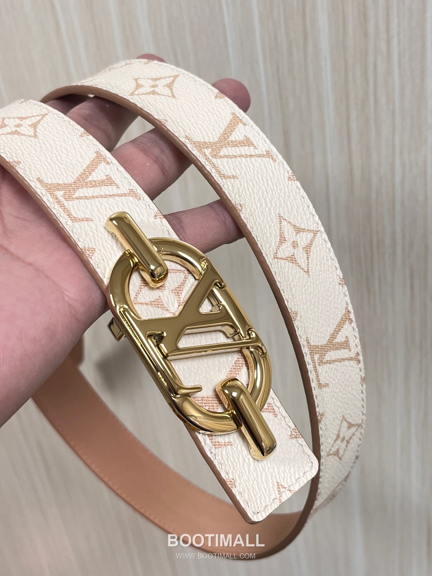 Louis Vuitton Monogram Canvas Calfskin Reversible Belt with LV Buckle Gold-Plated 루이비통 모노그램 캔버스 카프스킨 리버서블 벨트 LV 버클 황동 베이스 금도금 3.0cm 3