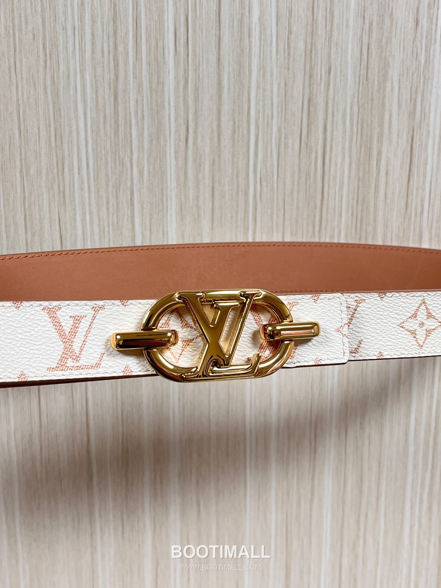 Louis Vuitton Monogram Canvas Calfskin Reversible Belt with LV Buckle Gold-Plated 루이비통 모노그램 캔버스 카프스킨 리버서블 벨트 LV 버클 황동 베이스 금도금 3.0cm 6