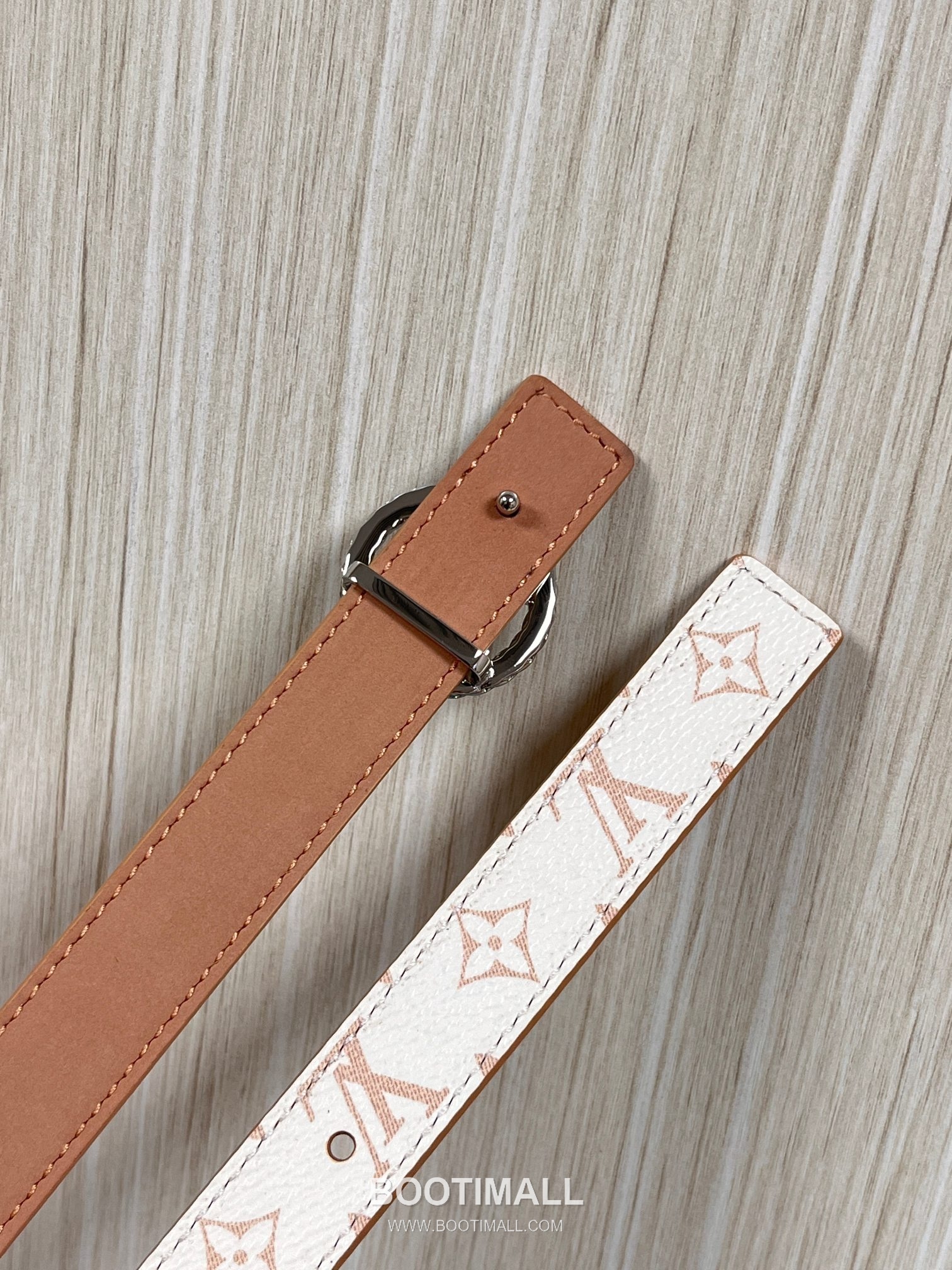 Louis Vuitton Monogram Canvas Calfskin Reversible Belt with LV Buckle Gold-Plated 루이비통 모노그램 캔버스 카프스킨 리버서블 벨트 LV 버클 황동 베이스 금도금 2.0cm 5