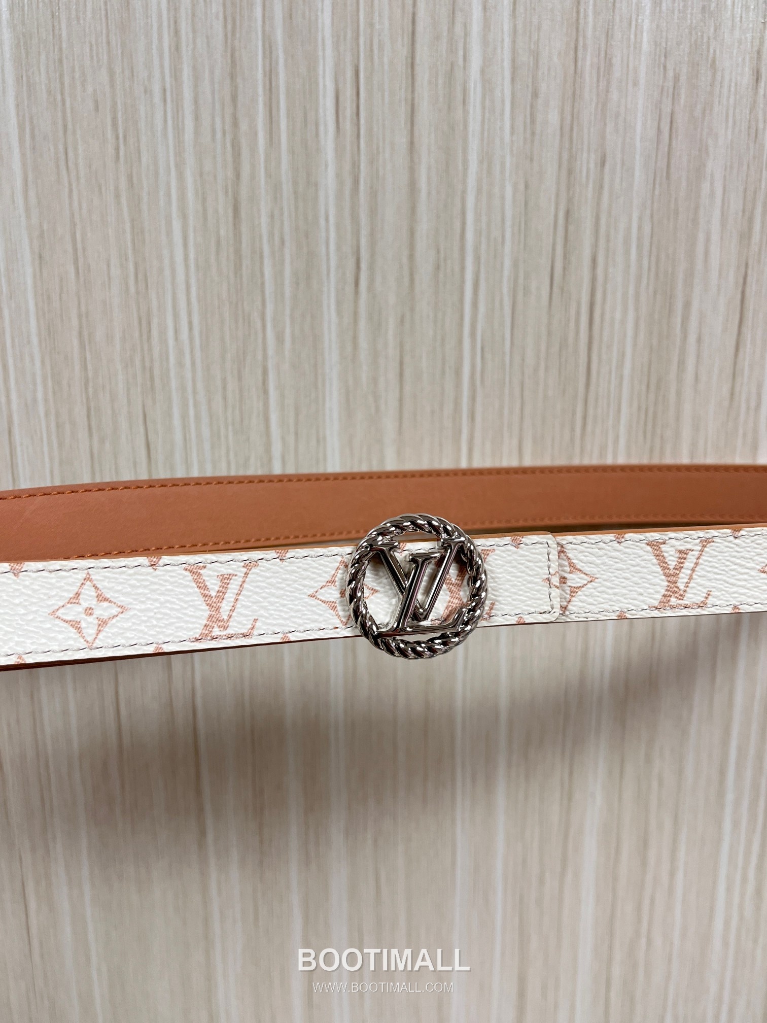 Louis Vuitton Monogram Canvas Calfskin Reversible Belt with LV Buckle Gold-Plated 루이비통 모노그램 캔버스 카프스킨 리버서블 벨트 LV 버클 황동 베이스 금도금 2.0cm 6