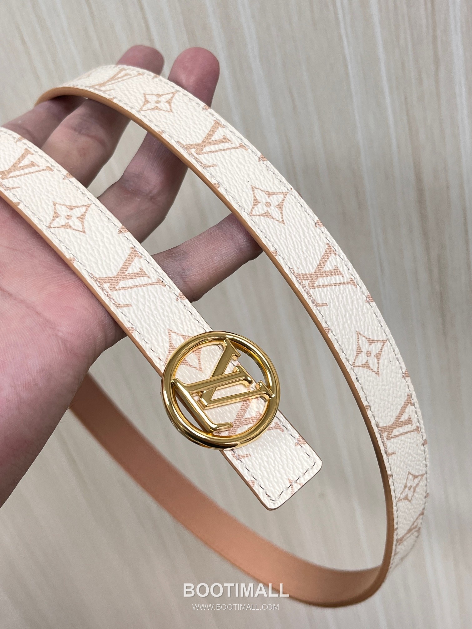 Louis Vuitton Monogram Canvas Calfskin Reversible Belt with LV Buckle Gold-Plated 루이비통 모노그램 캔버스 카프스킨 리버서블 벨트 LV 버클 황동 베이스 금도금 2.0cm 3
