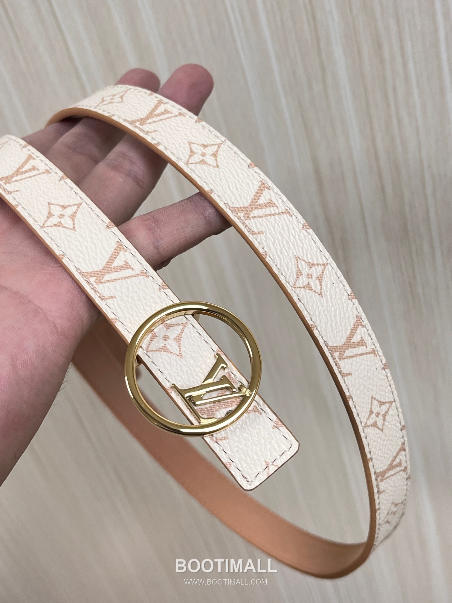 Louis Vuitton Monogram Canvas Calfskin Reversible Belt with LV Buckle Gold-Plated 루이비통 모노그램 캔버스 카프스킨 리버서블 벨트 LV 버클 황동 베이스 금도금 2.0cm 3