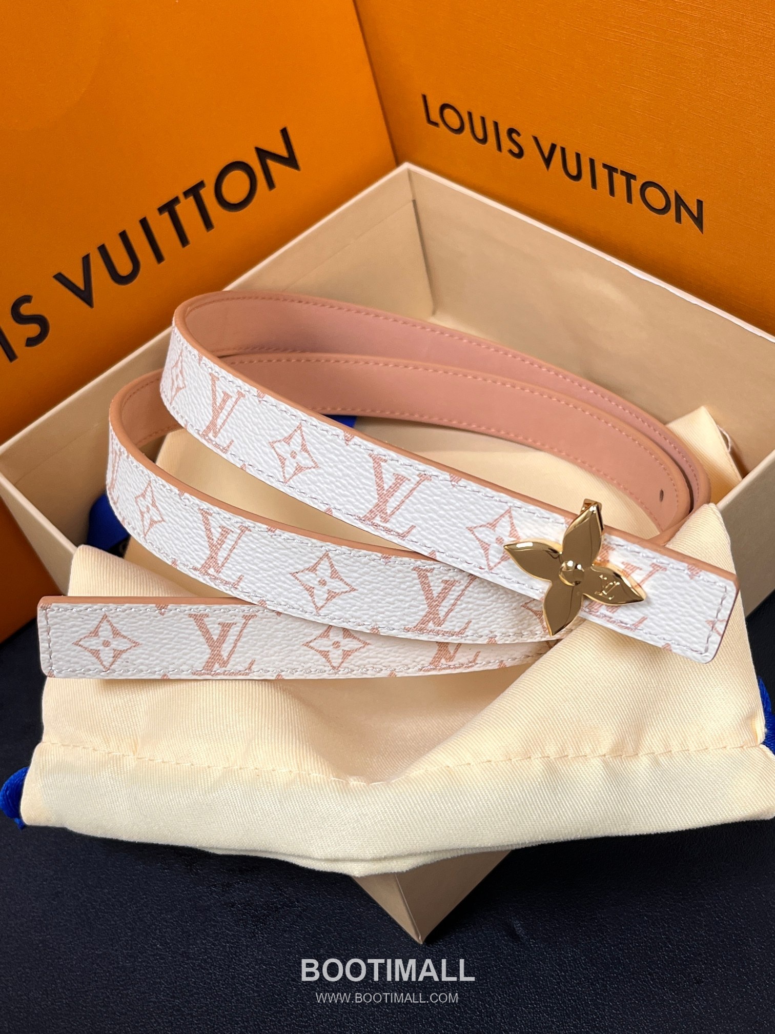 Louis Vuitton Monogram Canvas Calfskin Reversible Belt with LV Buckle Gold-Plated 루이비통 모노그램 캔버스 카프스킨 리버서블 벨트 LV 버클 황동 베이스 금도금 2.0cm 1