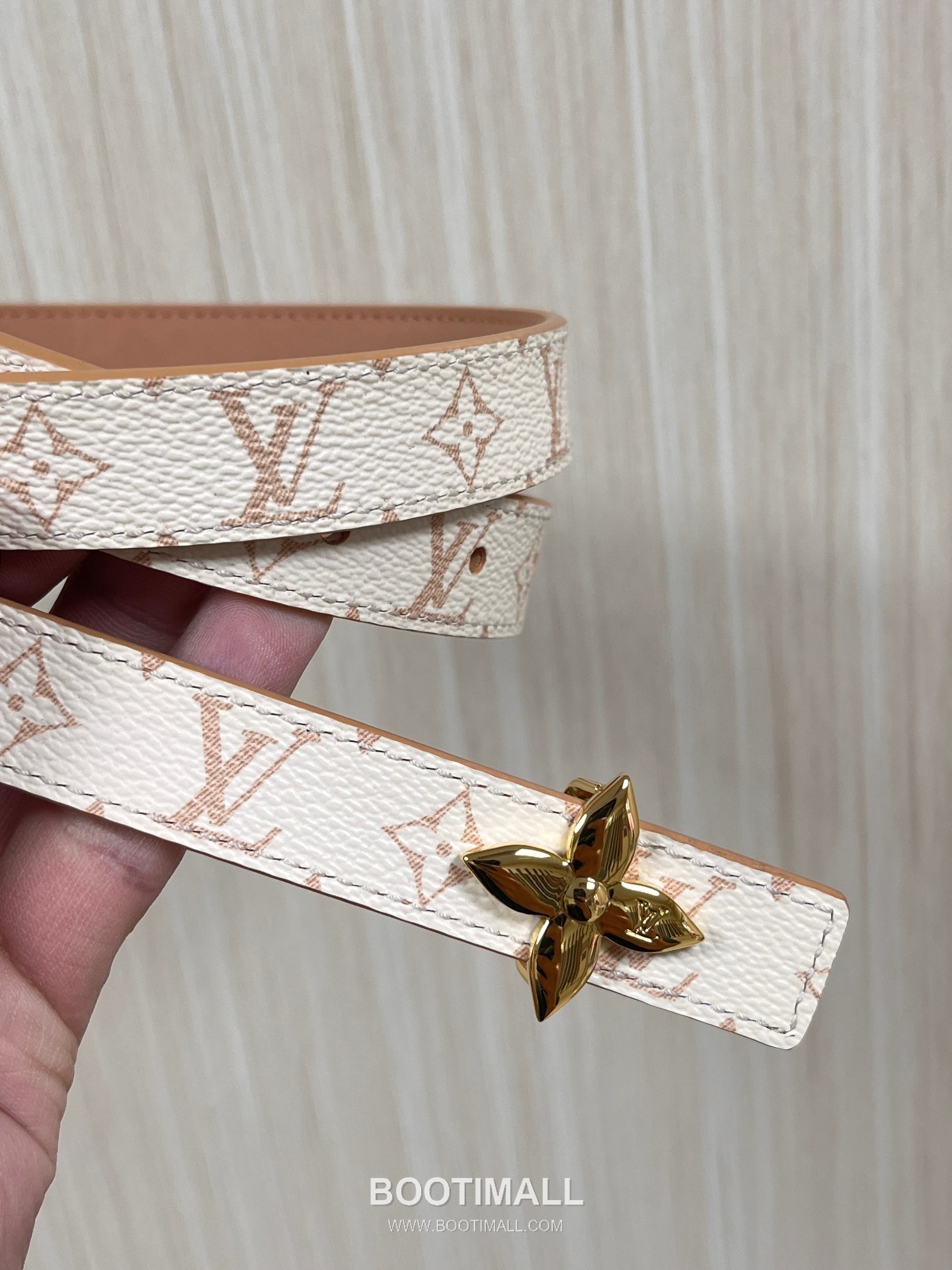 Louis Vuitton Monogram Canvas Calfskin Reversible Belt with LV Buckle Gold-Plated 루이비통 모노그램 캔버스 카프스킨 리버서블 벨트 LV 버클 황동 베이스 금도금 2.0cm 2