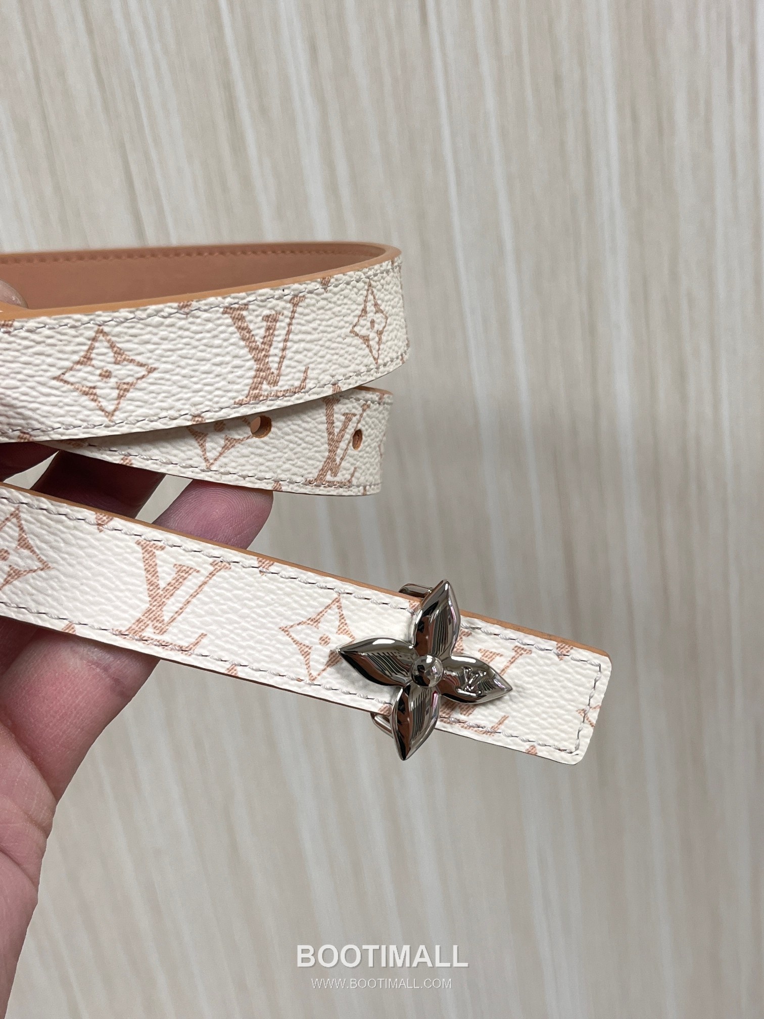 Louis Vuitton Monogram Canvas Calfskin Reversible Belt with LV Buckle Gold-Plated 루이비통 모노그램 캔버스 카프스킨 리버서블 벨트 LV 버클 황동 베이스 금도금 2.0cm 2