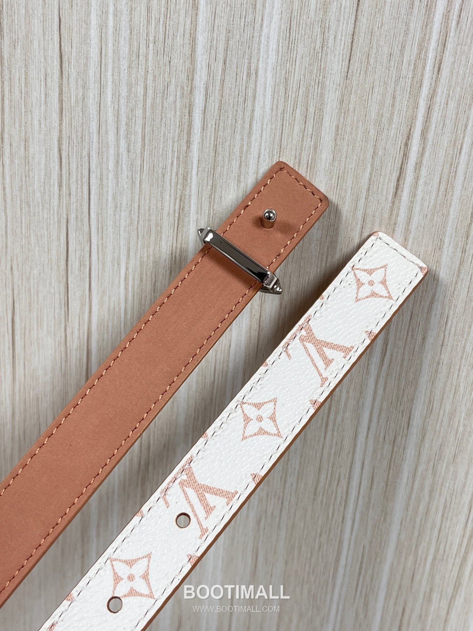 Louis Vuitton Monogram Canvas Calfskin Reversible Belt with LV Buckle Gold-Plated 루이비통 모노그램 캔버스 카프스킨 리버서블 벨트 LV 버클 황동 베이스 금도금 2.0cm 5