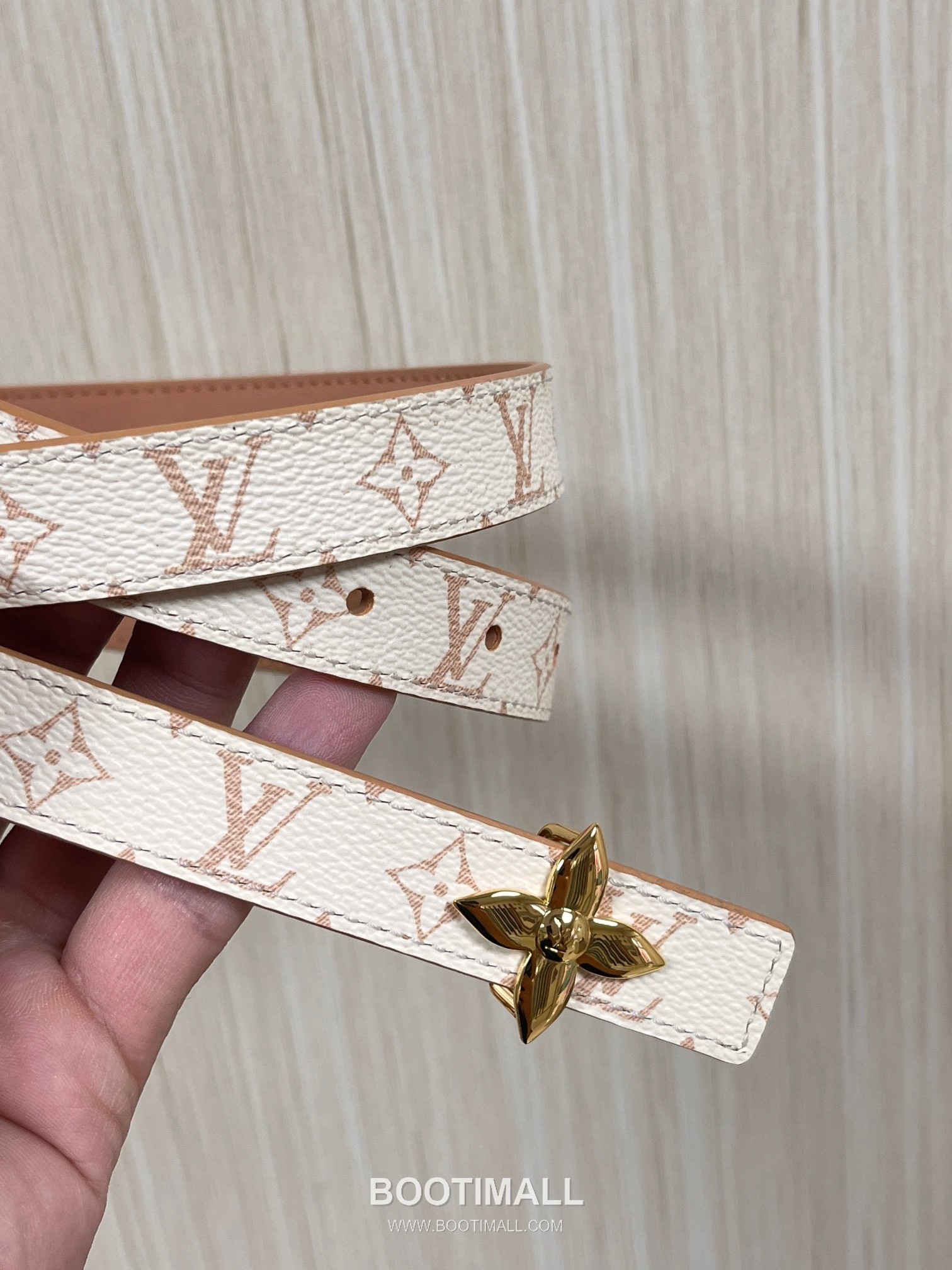 Louis Vuitton Monogram Canvas Calfskin Reversible Belt with LV Buckle Gold-Plated 루이비통 모노그램 캔버스 카프스킨 리버서블 벨트 LV 버클 황동 베이스 금도금 2.0cm 2