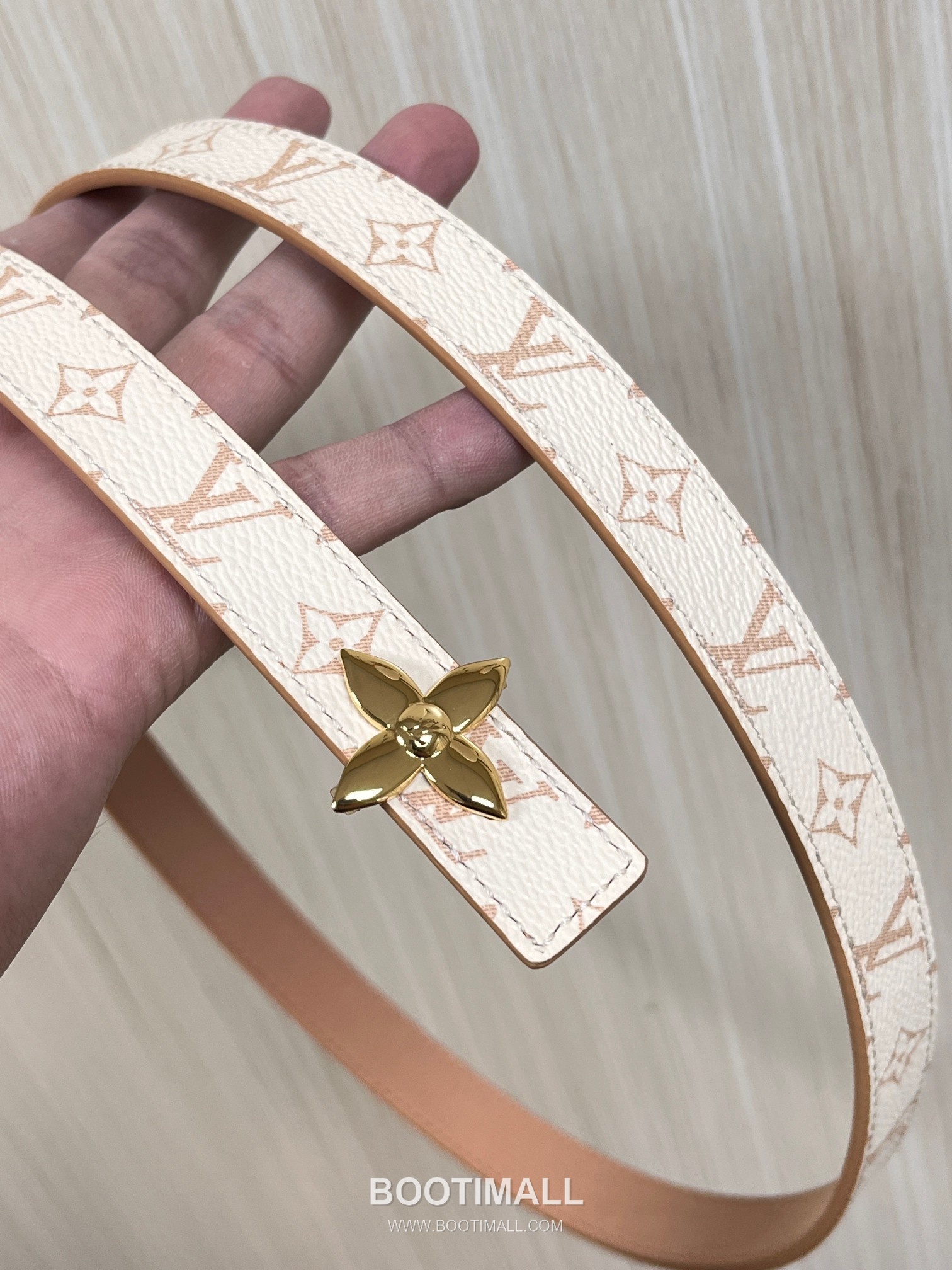 Louis Vuitton Monogram Canvas Calfskin Reversible Belt with LV Buckle Gold-Plated 루이비통 모노그램 캔버스 카프스킨 리버서블 벨트 LV 버클 황동 베이스 금도금 2.0cm 3