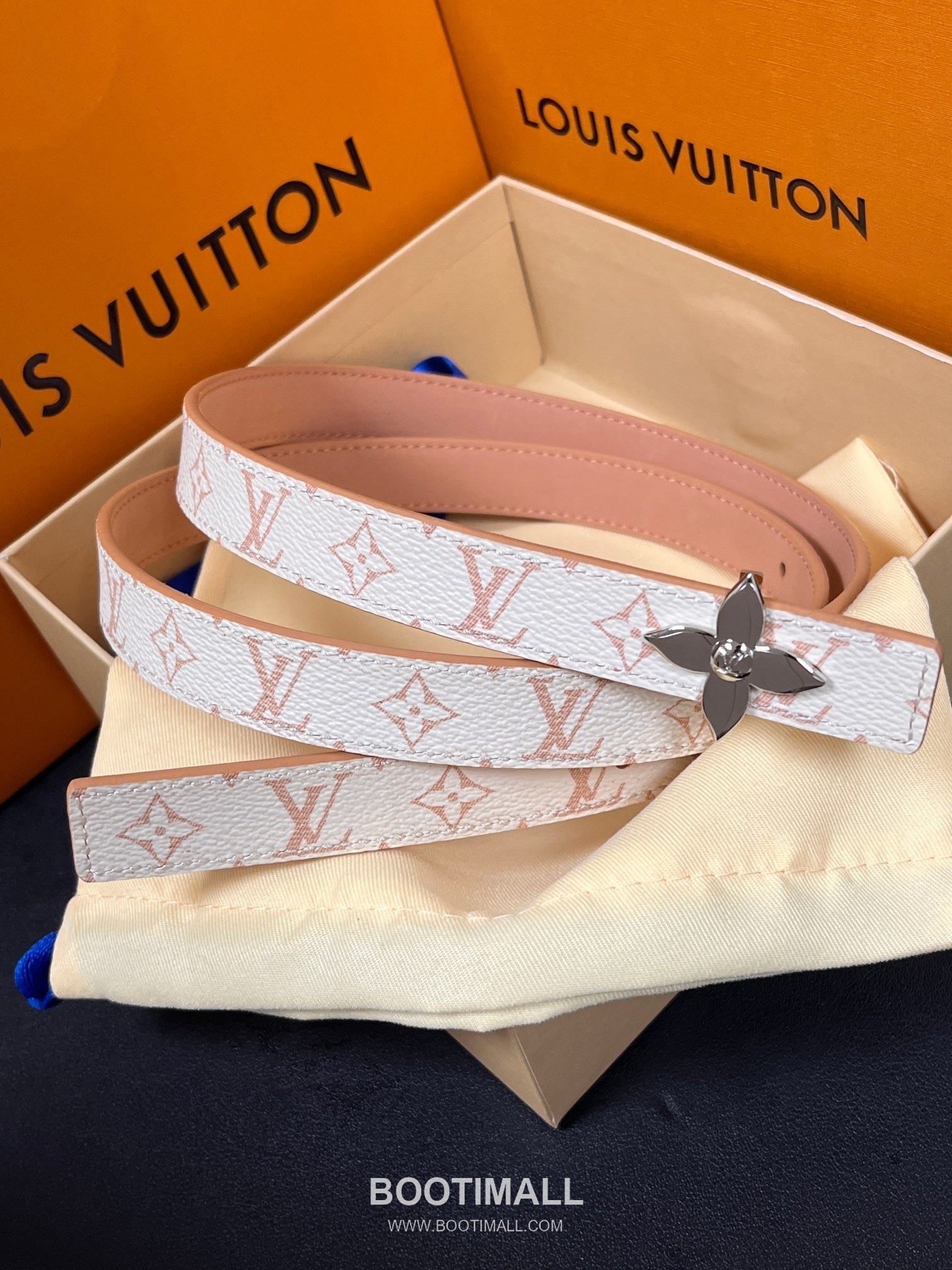 Louis Vuitton Monogram Canvas Calfskin Reversible Belt with LV Buckle Gold-Plated 루이비통 모노그램 캔버스 카프스킨 리버서블 벨트 LV 버클 황동 베이스 금도금 2.0cm 1