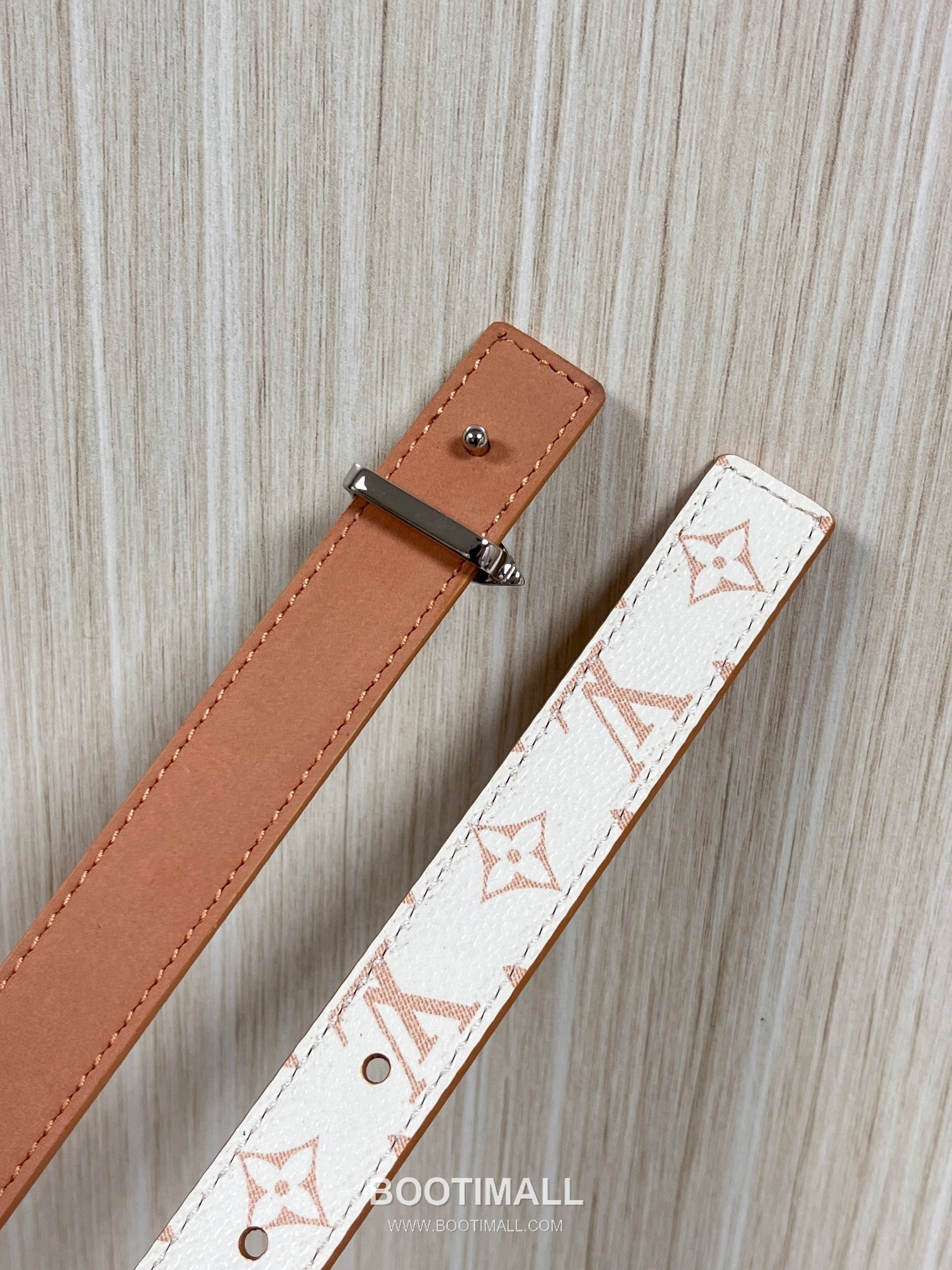 Louis Vuitton Monogram Canvas Calfskin Reversible Belt with LV Buckle Gold-Plated 루이비통 모노그램 캔버스 카프스킨 리버서블 벨트 LV 버클 황동 베이스 금도금 2.0cm 5