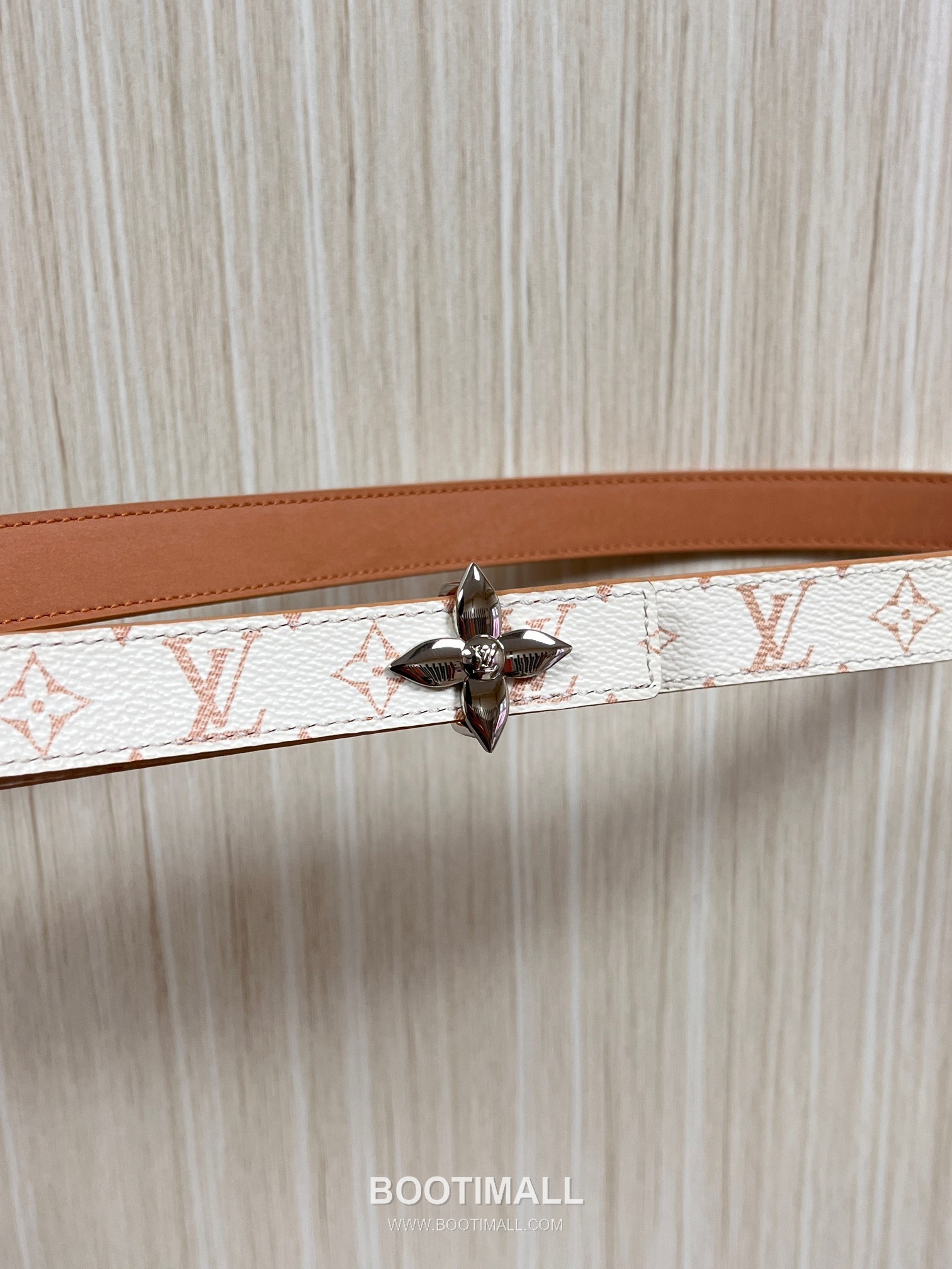 Louis Vuitton Monogram Canvas Calfskin Reversible Belt with LV Buckle Gold-Plated 루이비통 모노그램 캔버스 카프스킨 리버서블 벨트 LV 버클 황동 베이스 금도금 2.0cm 6