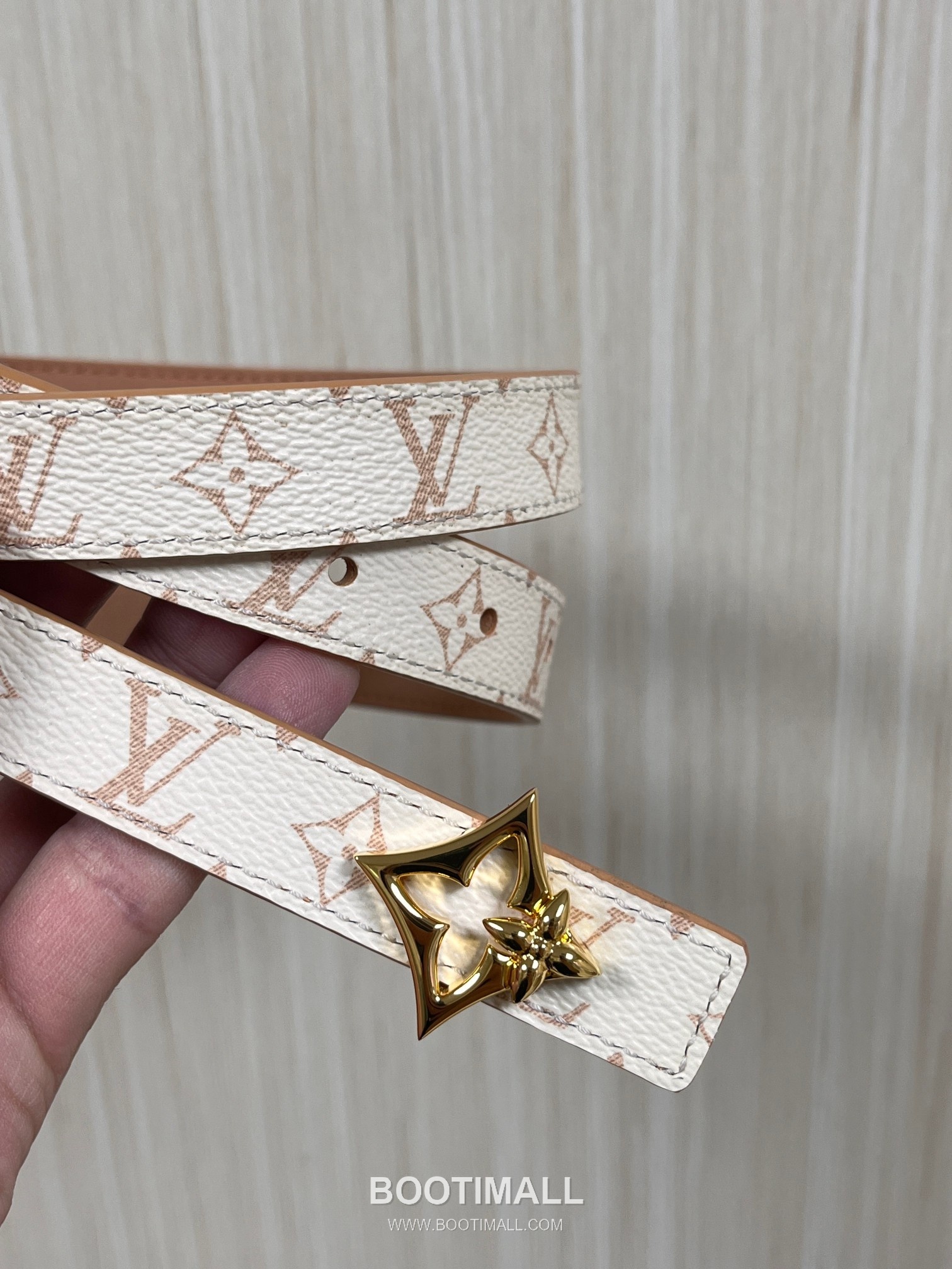 Louis Vuitton Monogram Canvas Calfskin Reversible Belt with LV Buckle Gold-Plated 루이비통 모노그램 캔버스 카프스킨 리버서블 벨트 LV 버클 황동 베이스 금도금 2.0cm 2