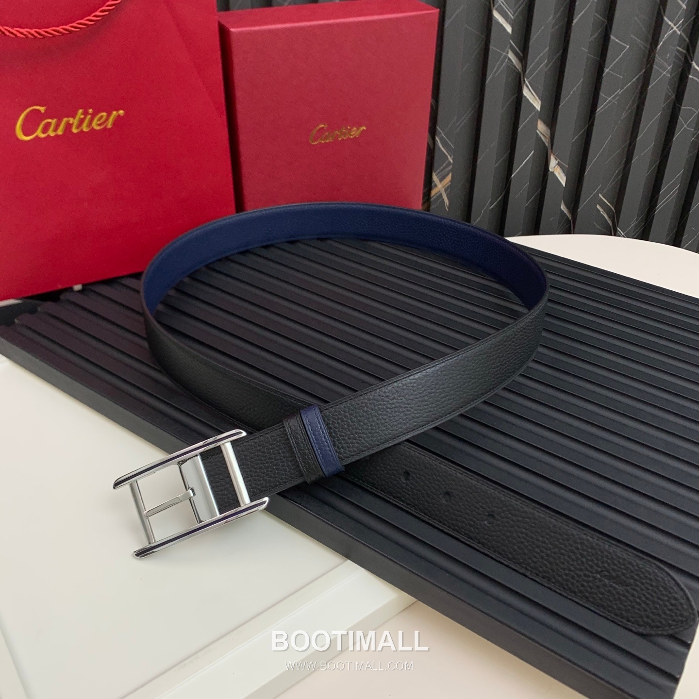 Cartier Calfskin Embossed Leather Reversible Belt with Logo Pin Buckle Palladium 까르띠에 카프스킨 엠보싱 레더 리버서블 벨트 로고 핀 버클 황동 베이스 팔라듐 피니시 3.5cm 1