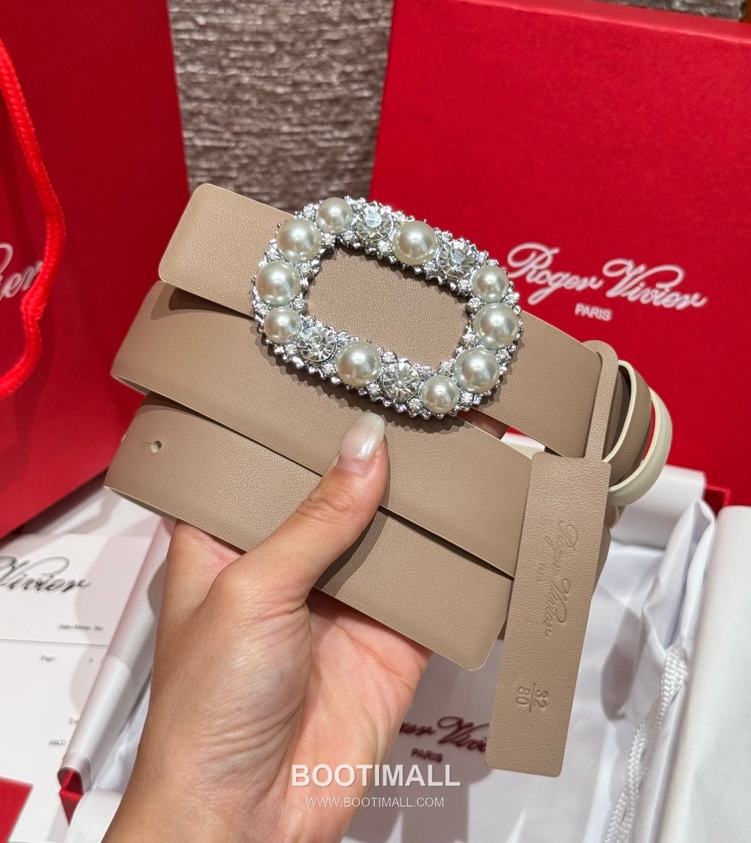 Roger Vivier Calfskin Leather Reversible Belt with Square Logo Buckle Gold-Plated 로저비비에 카프스킨 레더 리버서블 벨트 스퀘어 로고 버클 황동 베이스 금도금 3.0cm 2