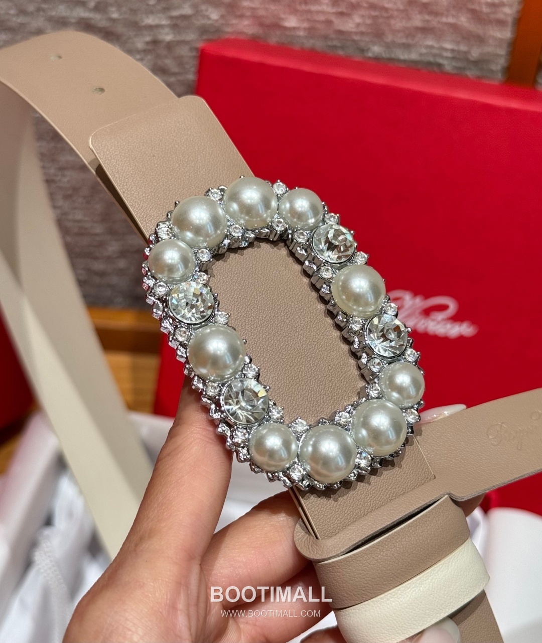 Roger Vivier Calfskin Leather Reversible Belt with Square Logo Buckle Gold-Plated 로저비비에 카프스킨 레더 리버서블 벨트 스퀘어 로고 버클 황동 베이스 금도금 3.0cm 4