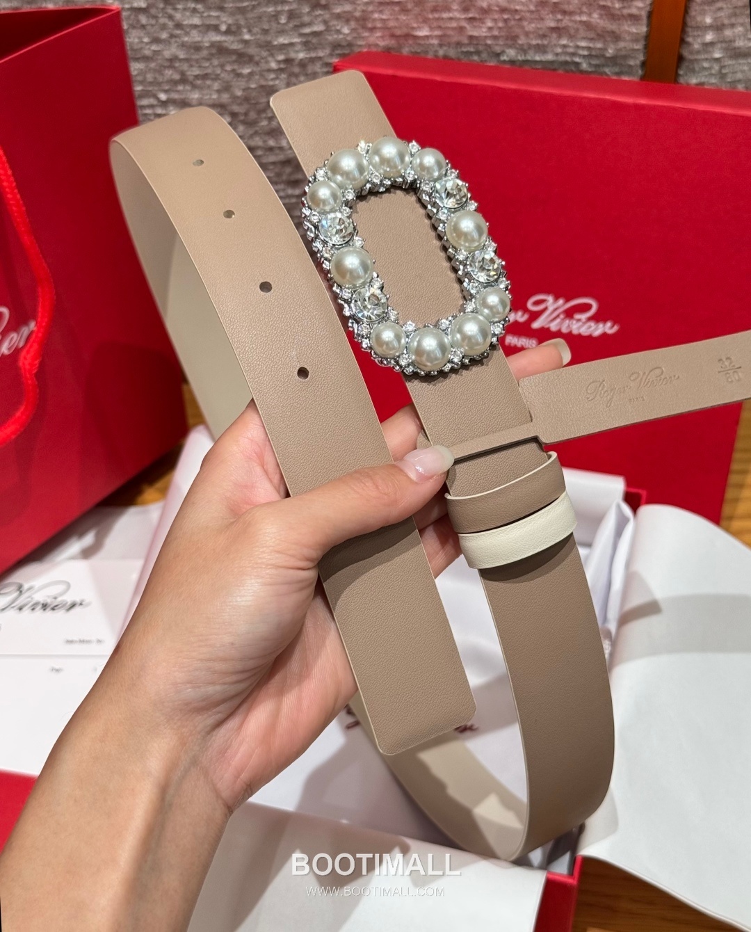 Roger Vivier Calfskin Leather Reversible Belt with Square Logo Buckle Gold-Plated 로저비비에 카프스킨 레더 리버서블 벨트 스퀘어 로고 버클 황동 베이스 금도금 3.0cm 5