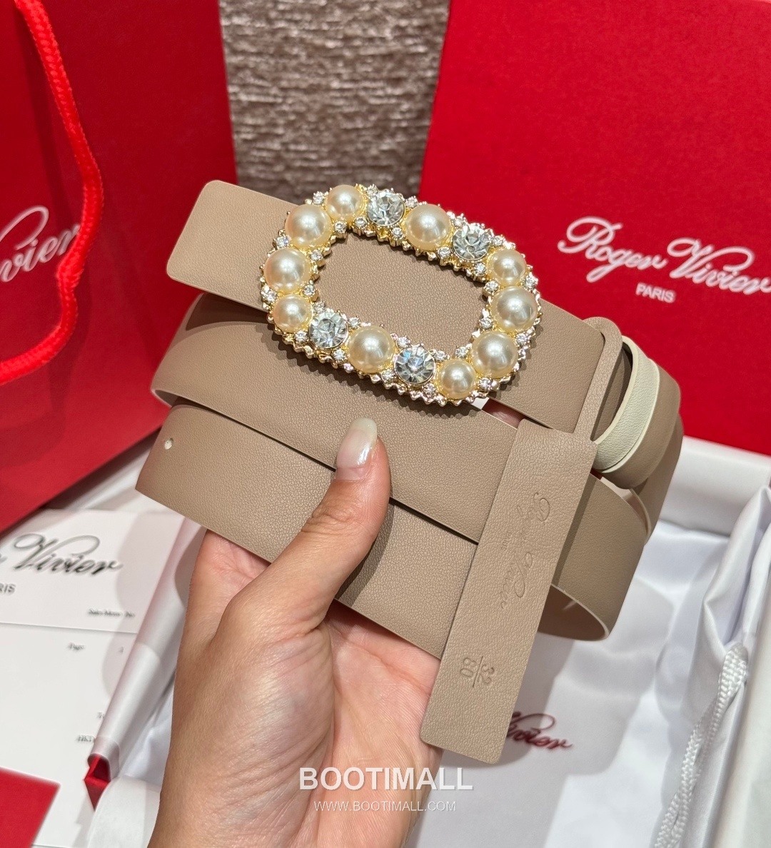 Roger Vivier Calfskin Leather Reversible Belt with Square Logo Buckle Gold-Plated 로저비비에 카프스킨 레더 리버서블 벨트 스퀘어 로고 버클 황동 베이스 금도금 3.0cm 2