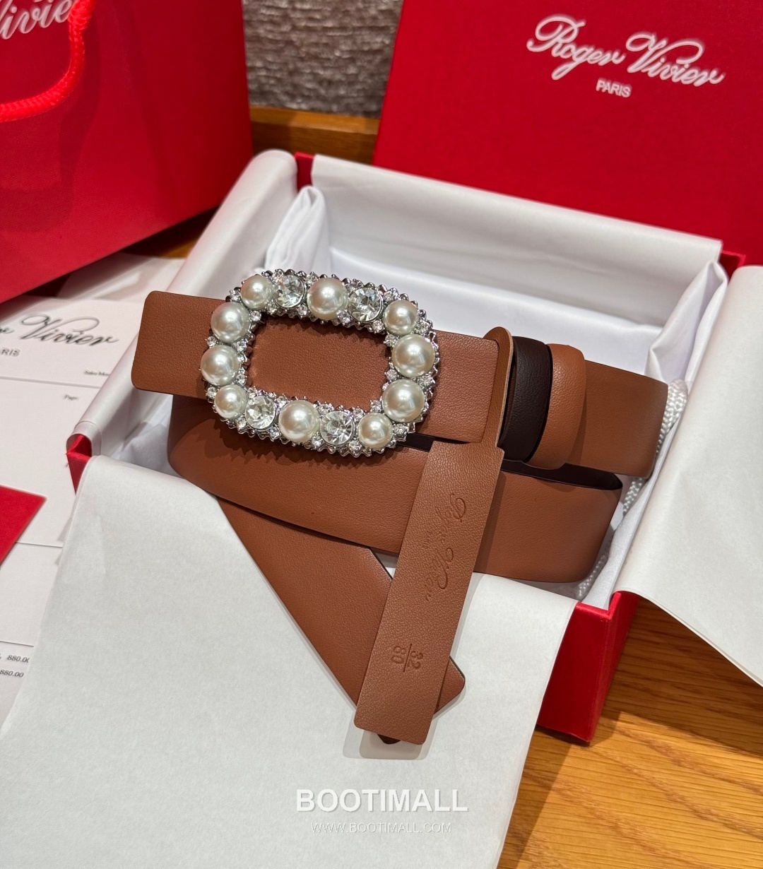 Roger Vivier Calfskin Leather Reversible Belt with Square Logo Buckle Gold-Plated 로저비비에 카프스킨 레더 리버서블 벨트 스퀘어 로고 버클 황동 베이스 금도금 3.0cm 1