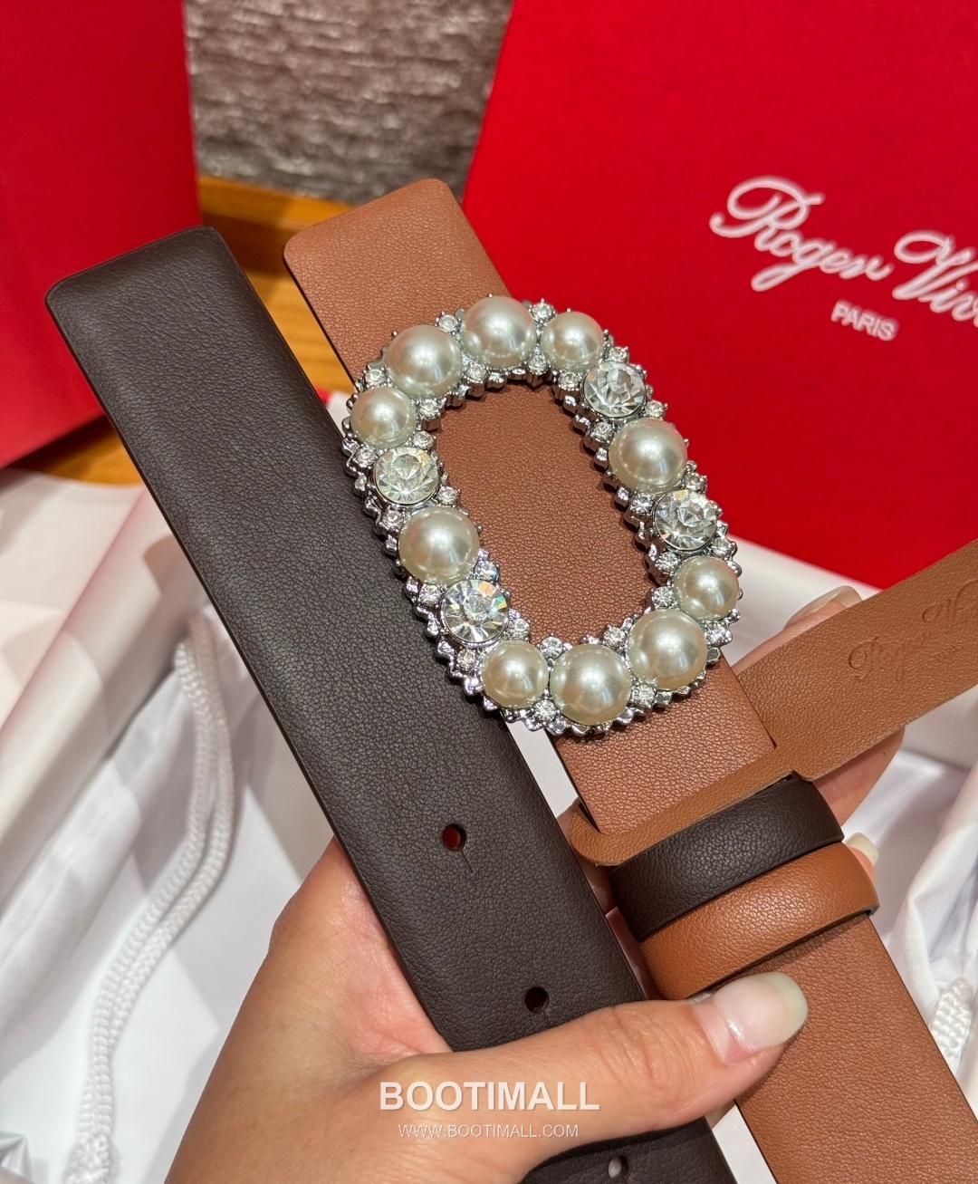 Roger Vivier Calfskin Leather Reversible Belt with Square Logo Buckle Gold-Plated 로저비비에 카프스킨 레더 리버서블 벨트 스퀘어 로고 버클 황동 베이스 금도금 3.0cm 6