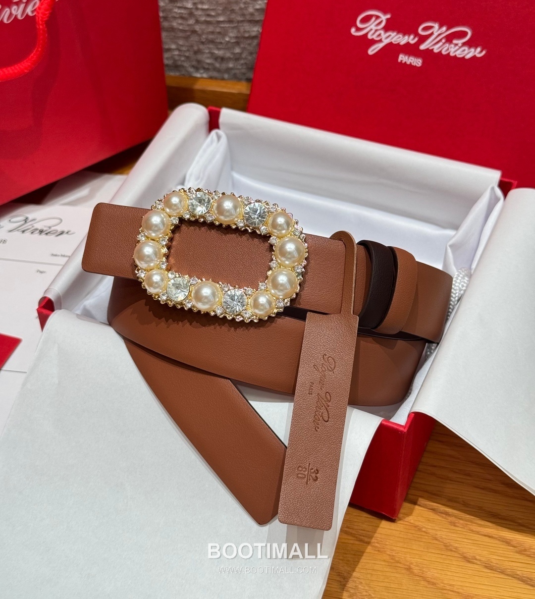 Roger Vivier Calfskin Leather Reversible Belt with Square Logo Buckle Gold-Plated 로저비비에 카프스킨 레더 리버서블 벨트 스퀘어 로고 버클 황동 베이스 금도금 3.0cm 1