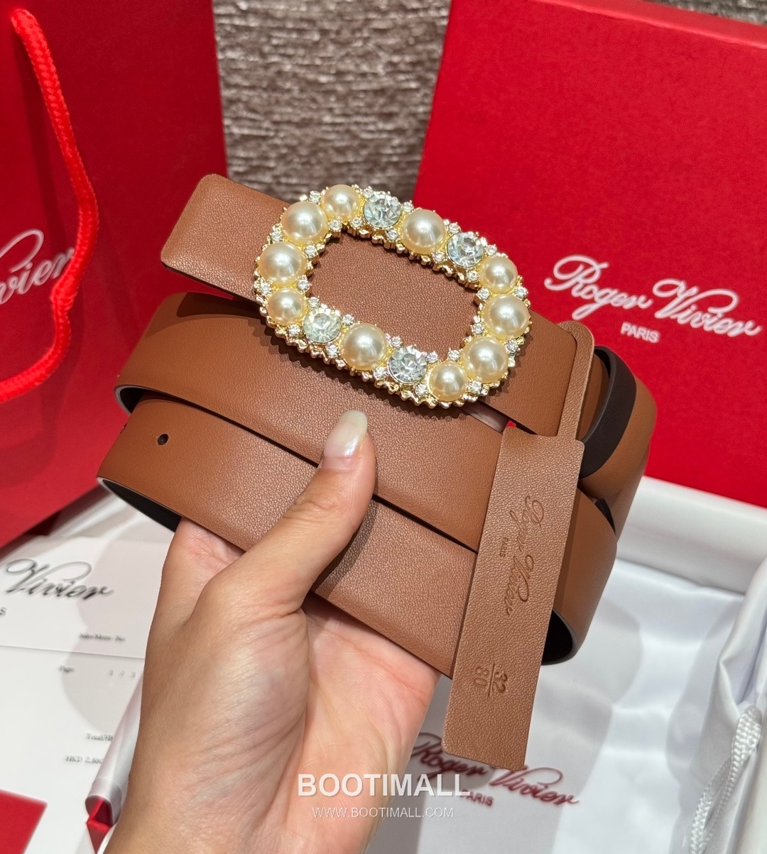 Roger Vivier Calfskin Leather Reversible Belt with Square Logo Buckle Gold-Plated 로저비비에 카프스킨 레더 리버서블 벨트 스퀘어 로고 버클 황동 베이스 금도금 3.0cm 2