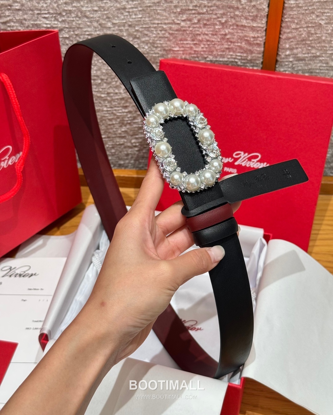 Roger Vivier Calfskin Leather Reversible Belt with Square Logo Buckle Gold-Plated 로저비비에 카프스킨 레더 리버서블 벨트 스퀘어 로고 버클 황동 베이스 금도금 3.0cm 3