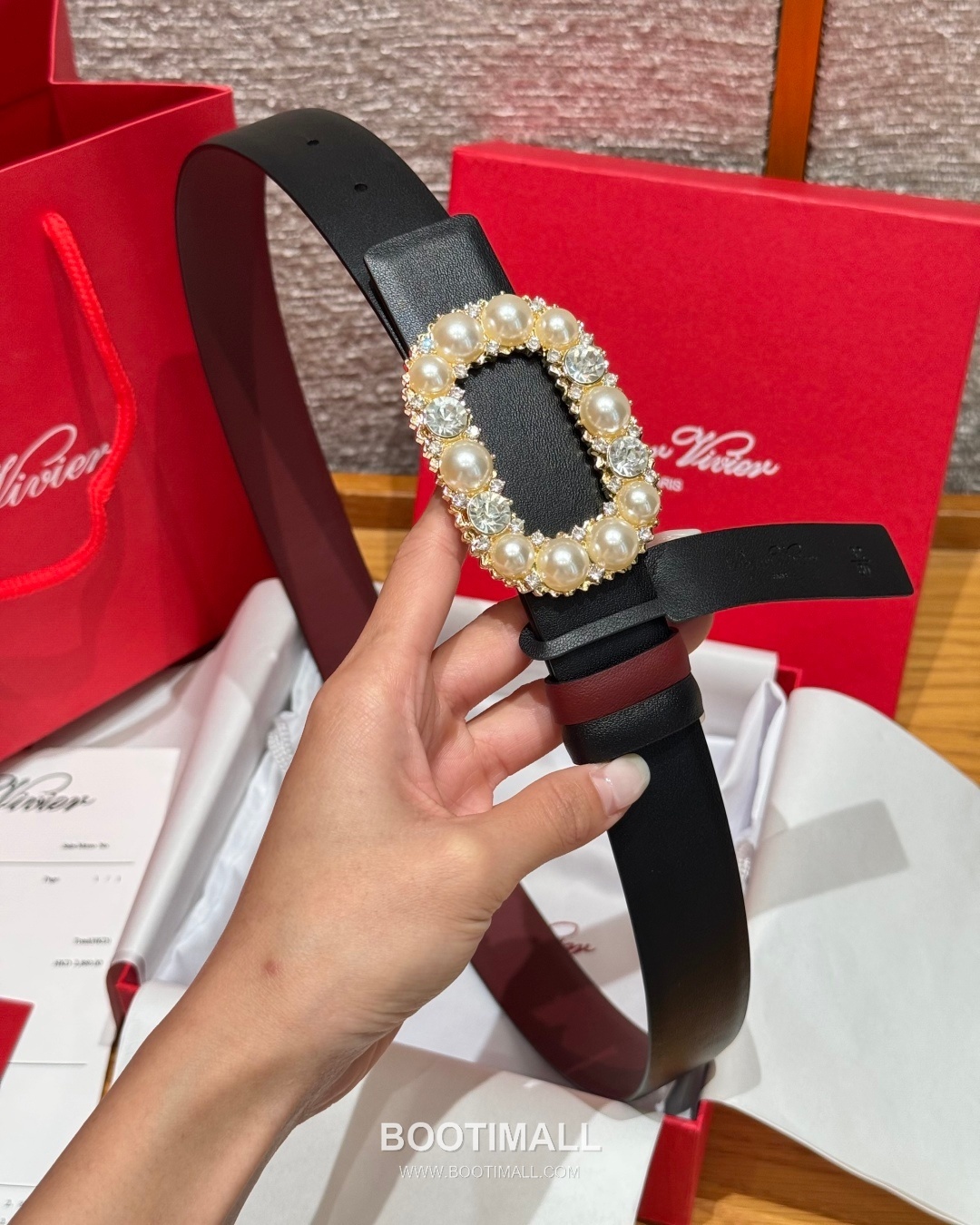 Roger Vivier Calfskin Leather Reversible Belt with Square Logo Buckle Gold-Plated 로저비비에 카프스킨 레더 리버서블 벨트 스퀘어 로고 버클 황동 베이스 금도금 3.0cm 3