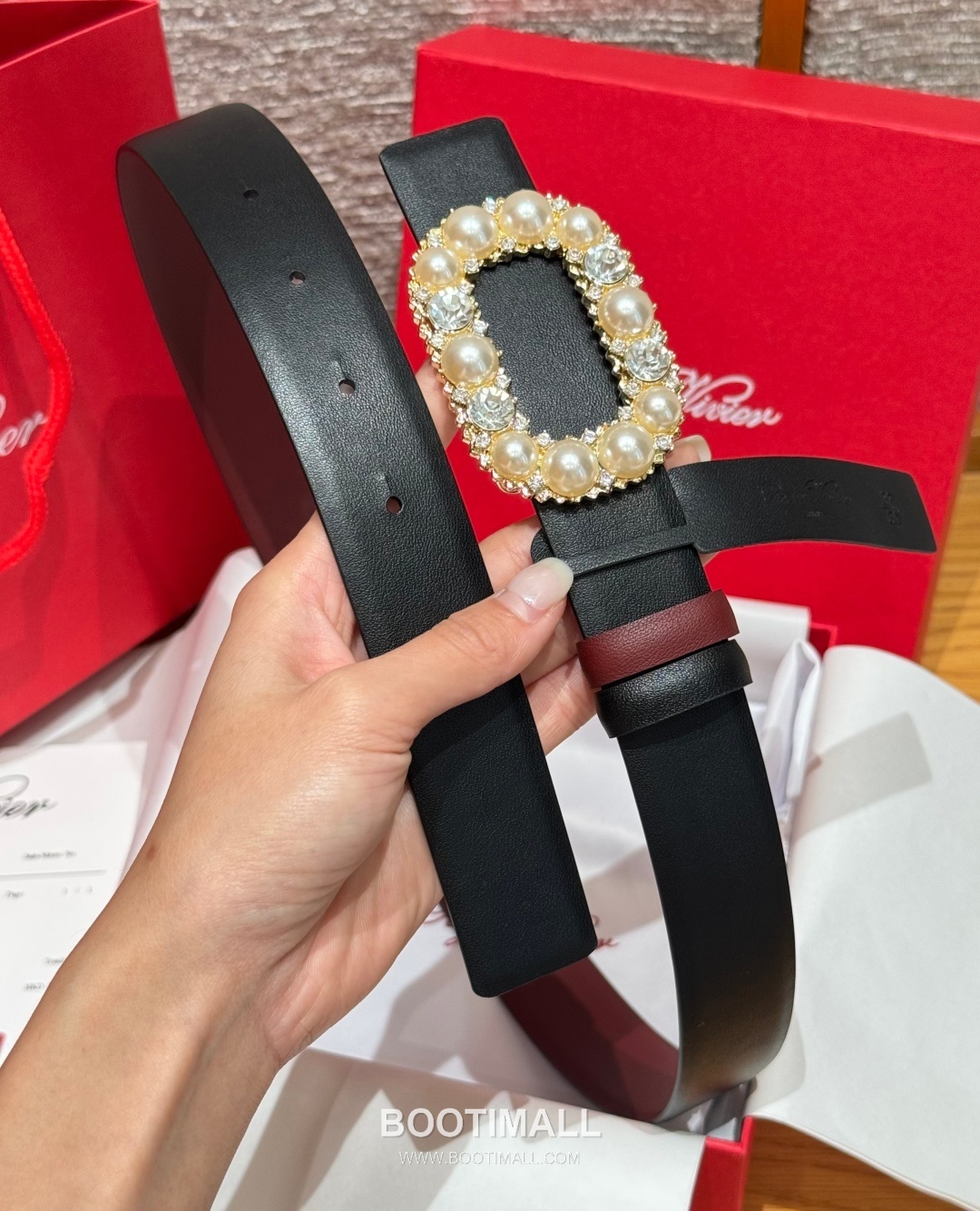 Roger Vivier Calfskin Leather Reversible Belt with Square Logo Buckle Gold-Plated 로저비비에 카프스킨 레더 리버서블 벨트 스퀘어 로고 버클 황동 베이스 금도금 3.0cm 5