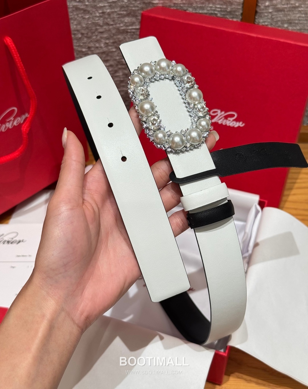 Roger Vivier Calfskin Leather Reversible Belt with Square Logo Buckle Gold-Plated 로저비비에 카프스킨 레더 리버서블 벨트 스퀘어 로고 버클 황동 베이스 금도금 3.0cm 5