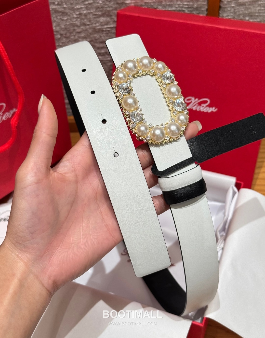 Roger Vivier Calfskin Leather Reversible Belt with Square Logo Buckle Gold-Plated 로저비비에 카프스킨 레더 리버서블 벨트 스퀘어 로고 버클 황동 베이스 금도금 3.0cm 5