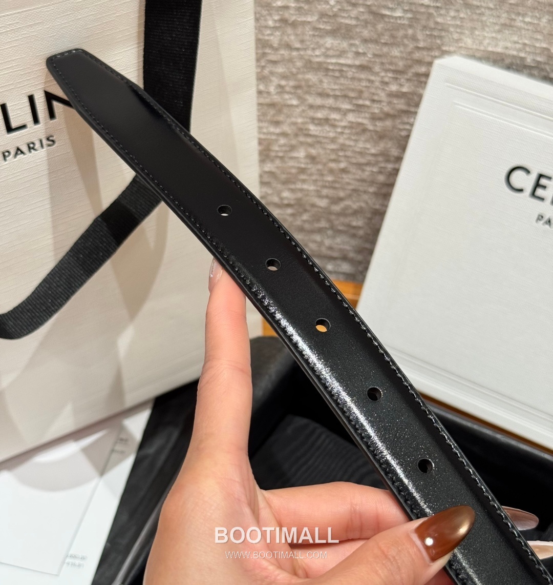 Celine Disc Taurillon Leather Reversible Belt with Disc Buckle Gold-Plated 셀린느 디스크 토릴론 레더 리버서블 벨트 디스크 버클 황동 베이스 금도금 2.5cm 8
