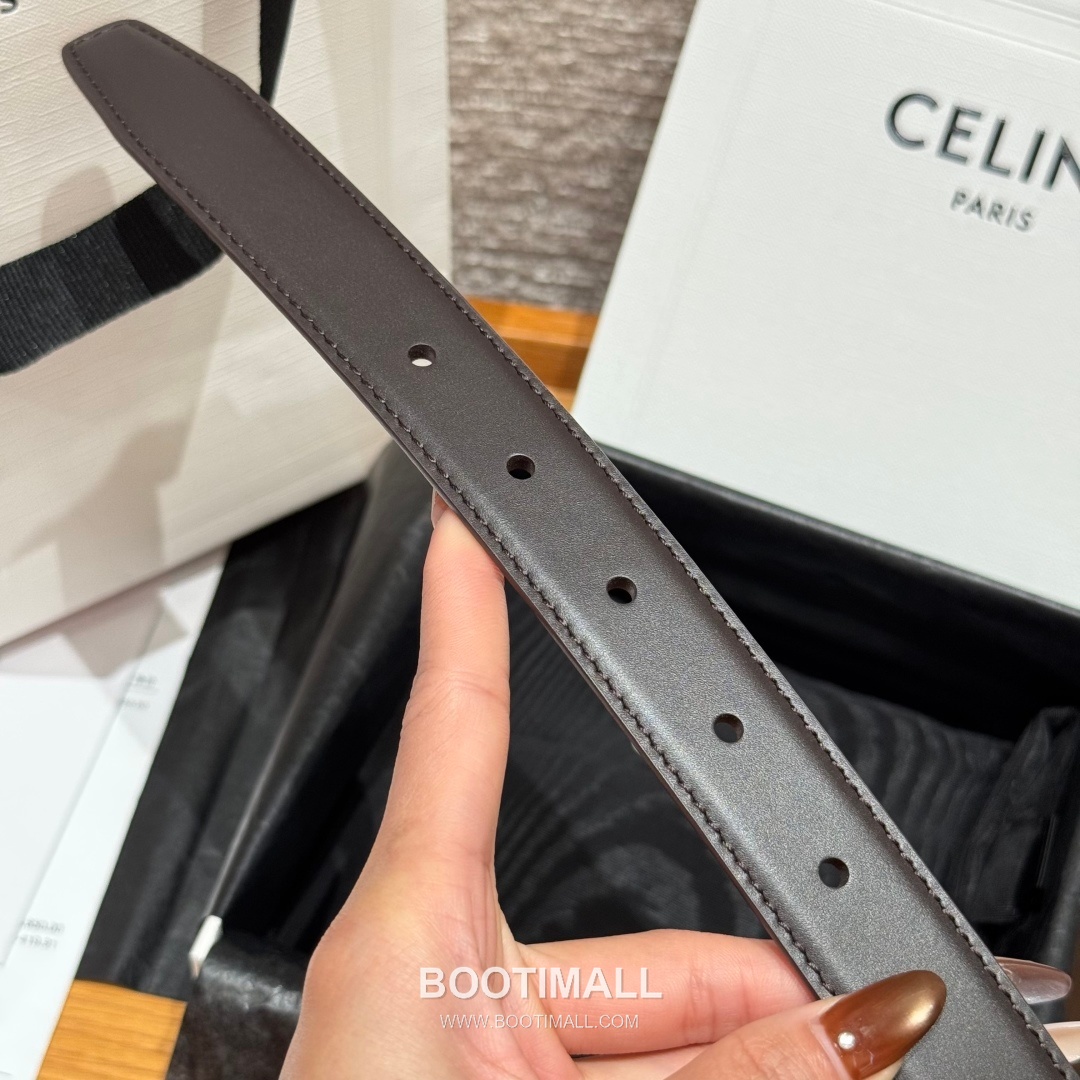 Celine Disc Taurillon Leather Reversible Belt with Disc Buckle Gold-Plated 셀린느 디스크 토릴론 레더 리버서블 벨트 디스크 버클 황동 베이스 금도금 2.5cm 8