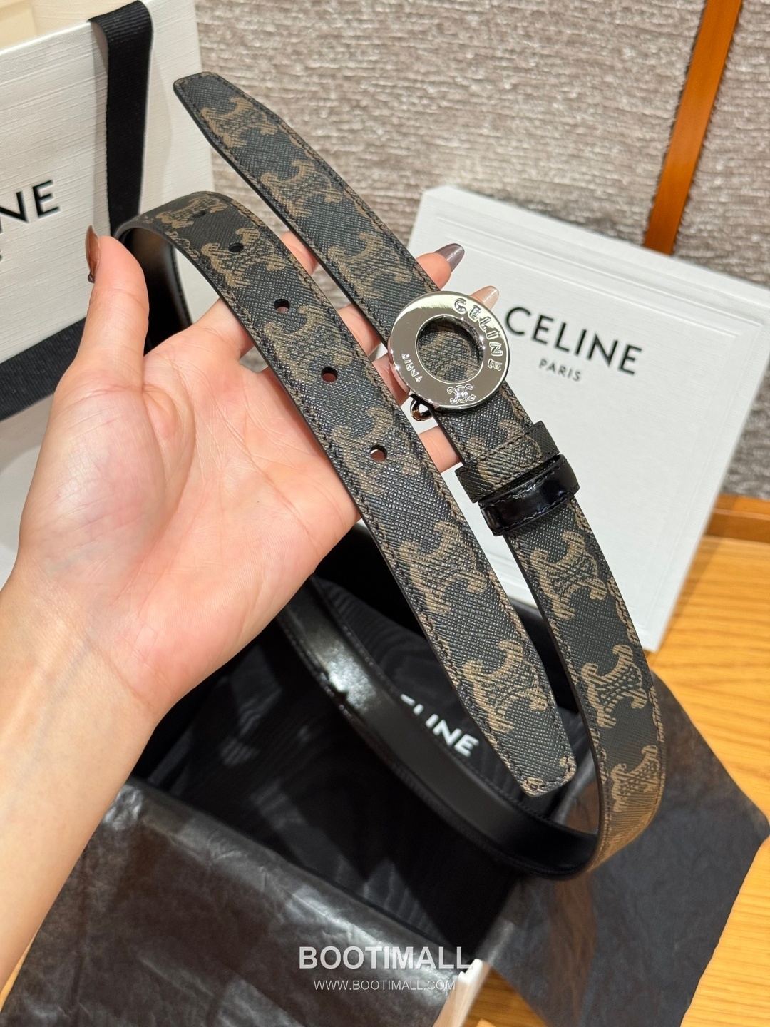 Celine Disc Taurillon Leather Reversible Belt with Disc Buckle Gold-Plated 셀린느 디스크 토릴론 레더 리버서블 벨트 디스크 버클 황동 베이스 금도금 2.5cm 5