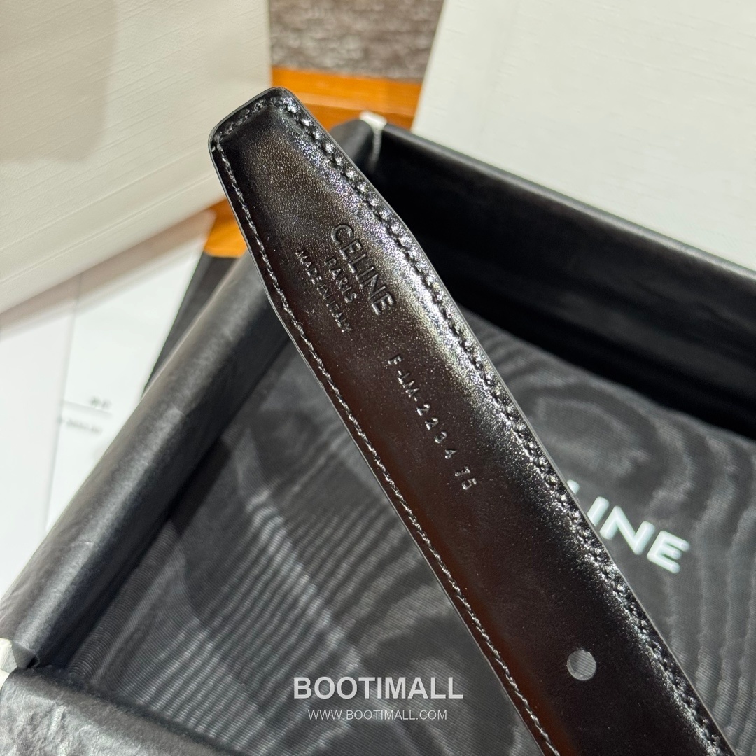 Celine Disc Taurillon Leather Reversible Belt with Disc Buckle Gold-Plated 셀린느 디스크 토릴론 레더 리버서블 벨트 디스크 버클 황동 베이스 금도금 2.5cm 9