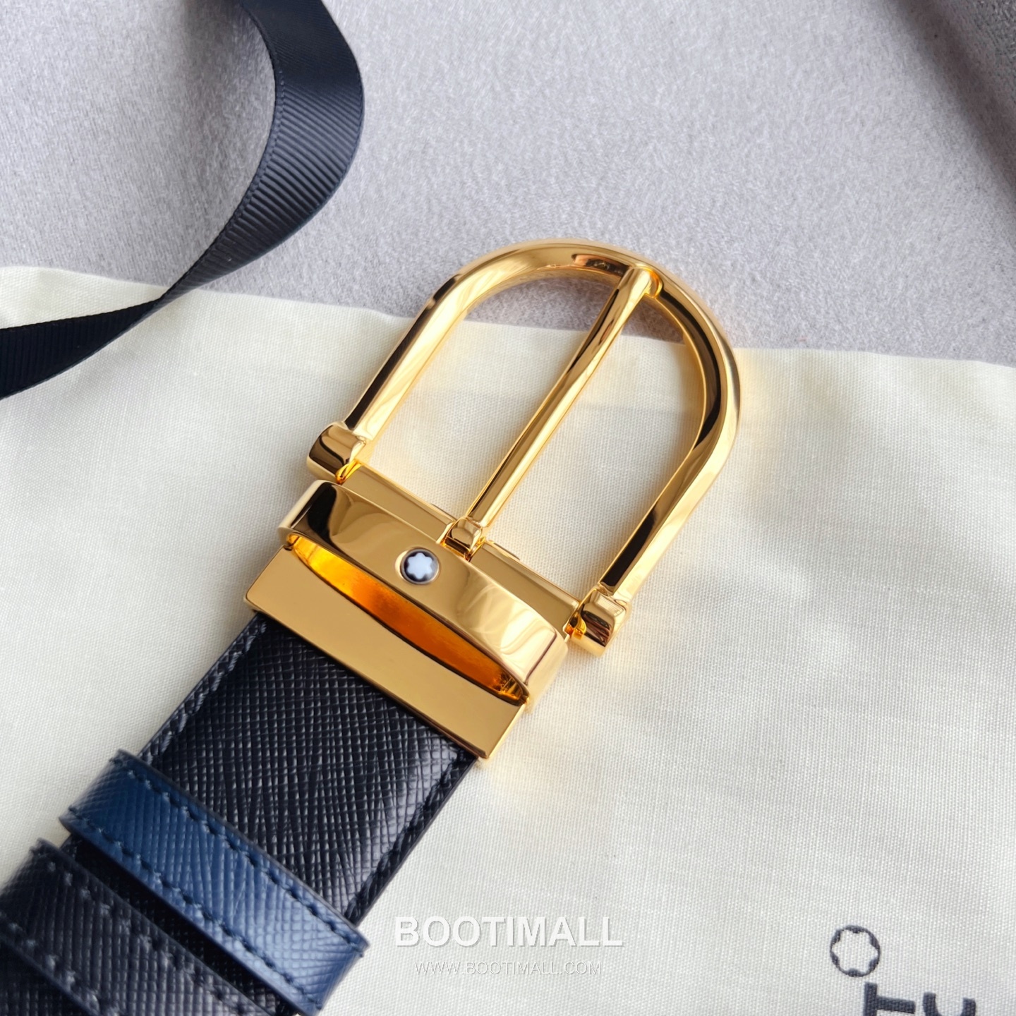 Montblanc Calfskin Grained Smooth Leather Reversible Belt with Star Logo Pin Buckle Palladium 몽블랑 카프스킨 그레인 스무스 레더 리버서블 벨트 스타 로고 핀 버클 황동 베이스 팔라듐 피니시 MB131188 3.5cm 4