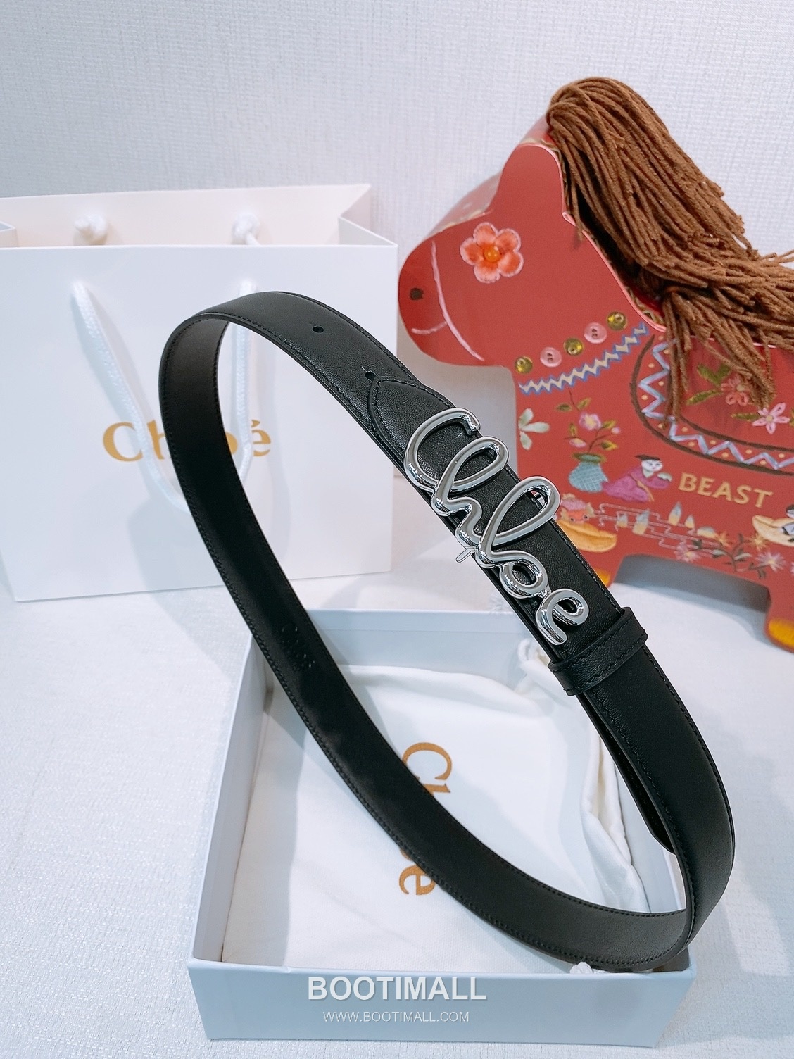 Chloé Calfskin Belt with Logo Buckle Gold-Plated 끌로에 카프스킨 벨트 로고 버클 3.0cm 1