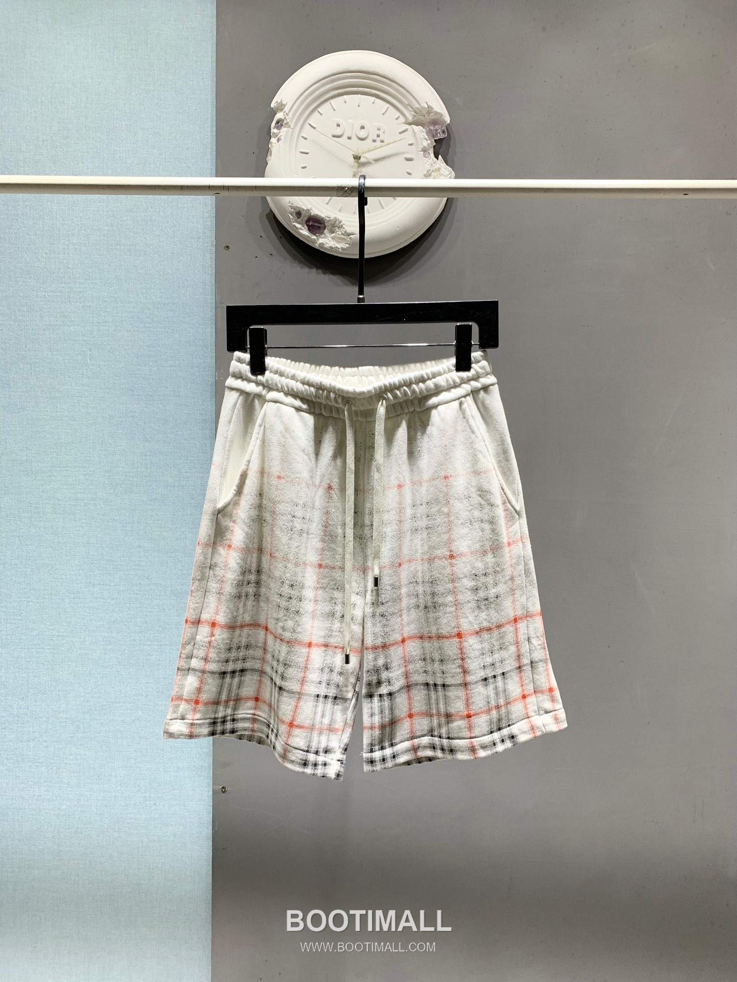 Burberry SS26 Gradient Check Print Cotton Shorts 버버리 SS26 그라디언트 체크 프린트 코튼 쇼츠 1